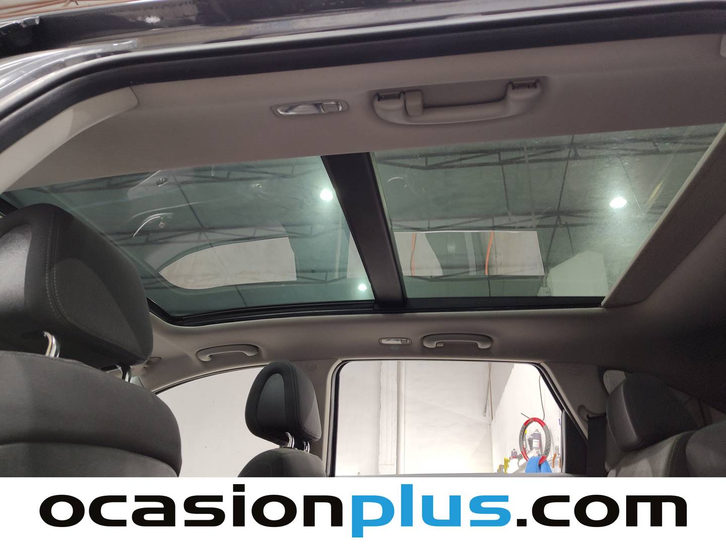 Extras y acabados del KIA Sorento KIA Sorento 2.2 CRDi Drive 4x2 (200 CV) 7 Plazas