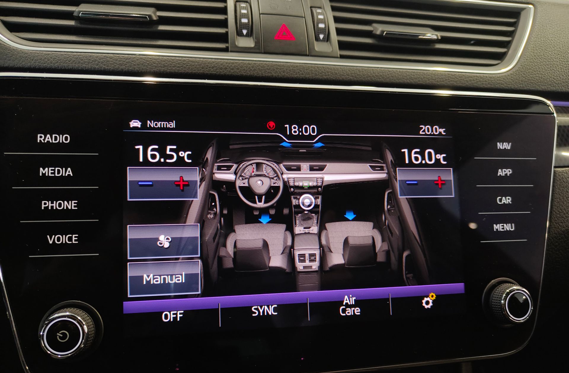 Škoda Superb Combi 2.0 TDI Sport Line DSG - foto 36