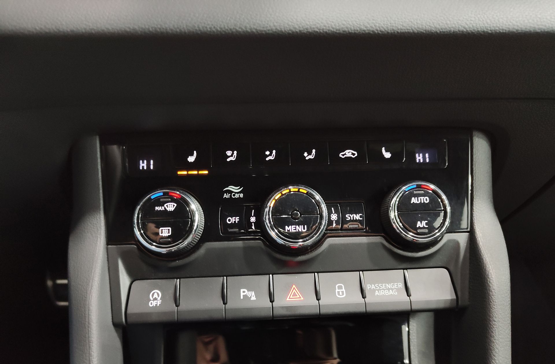 Škoda Karoq 1.5 TSI ACT Sportline DSG - foto 32