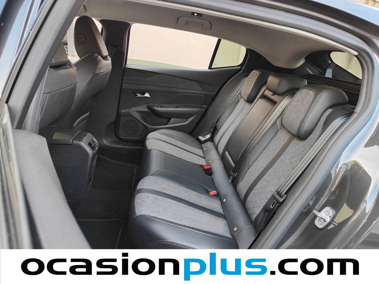 Foto asientos traseros Peugeot 408 Peugeot 408 PHEV 180 Allure Pack e-EAT8 (181 CV)