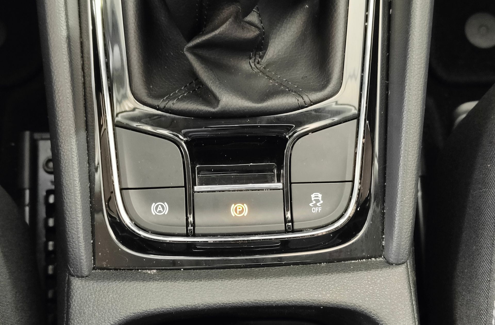 Škoda Karoq 1.6 TDI Ambition - foto 33