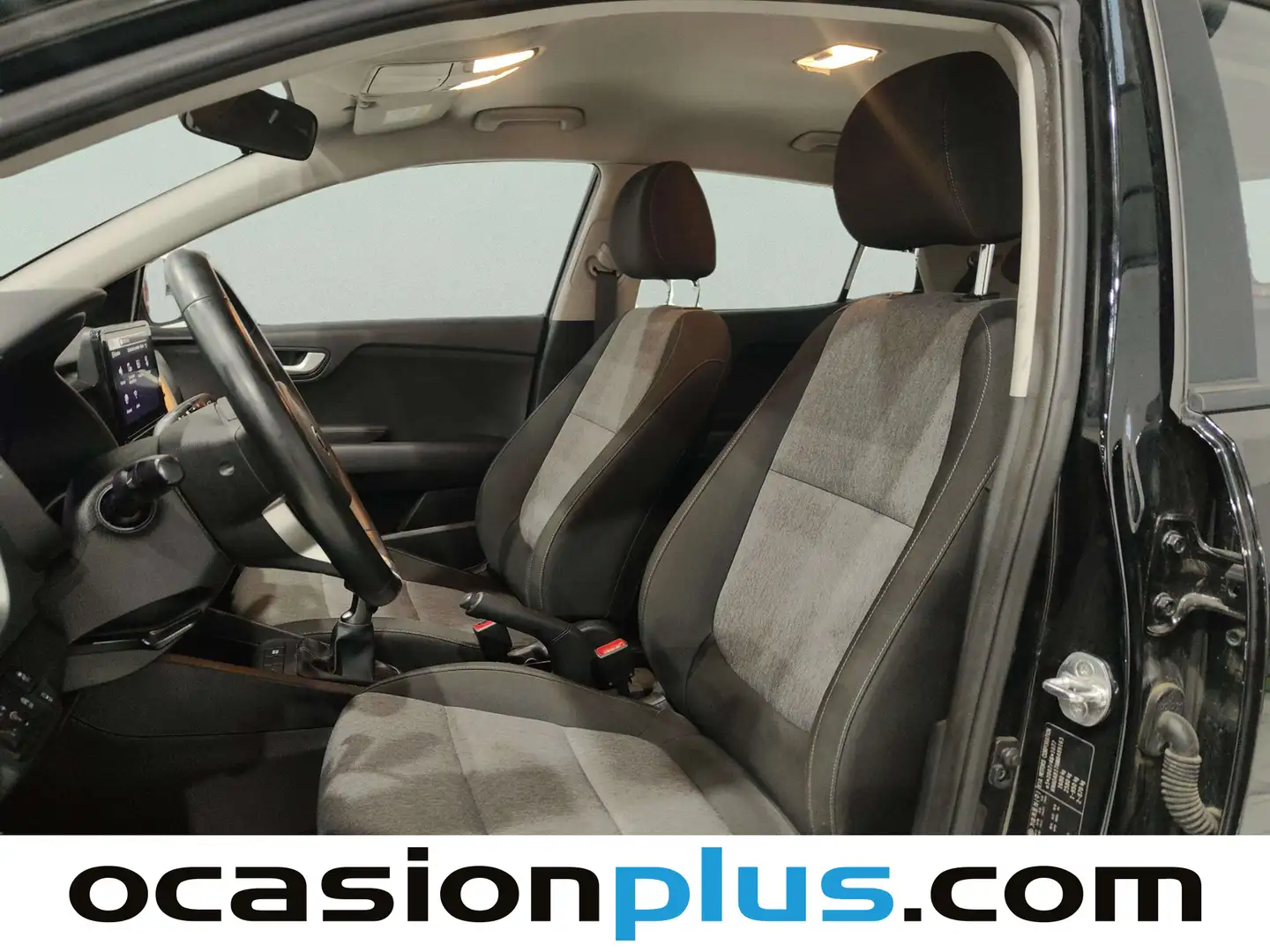 Foto KIA Stonic Kia Stonic 1.0 T-GDi MHEV Concept  (100 CV)