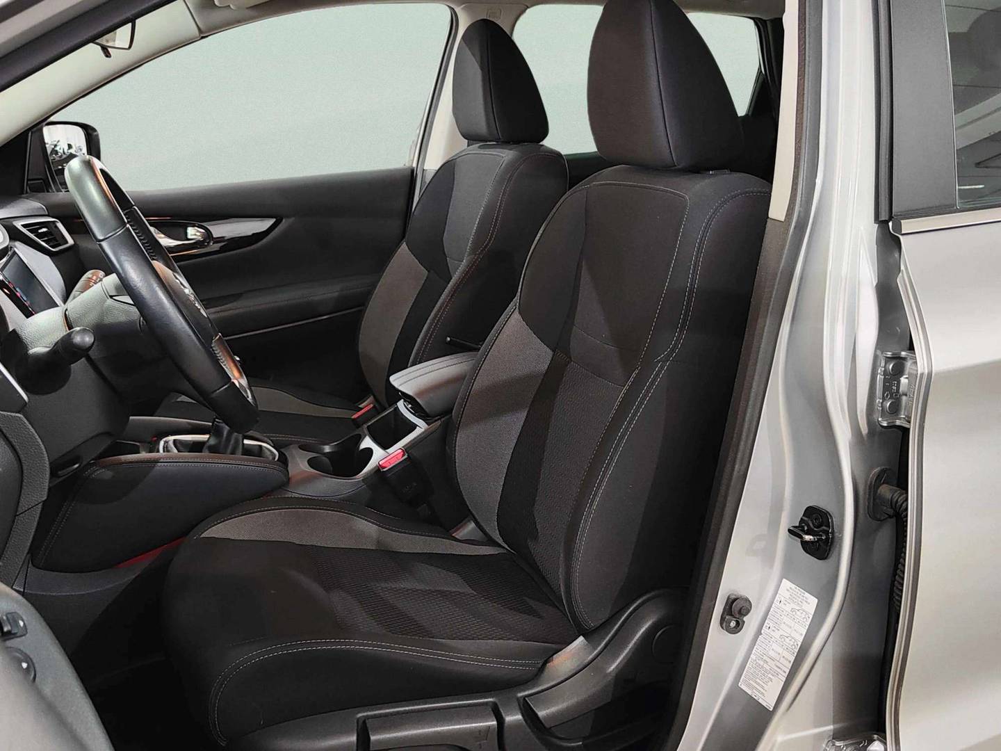 Foto asientos delanteros Nissan QASHQAI Nissan Qashqai Qashqai dCi 115 Acenta (115 CV)