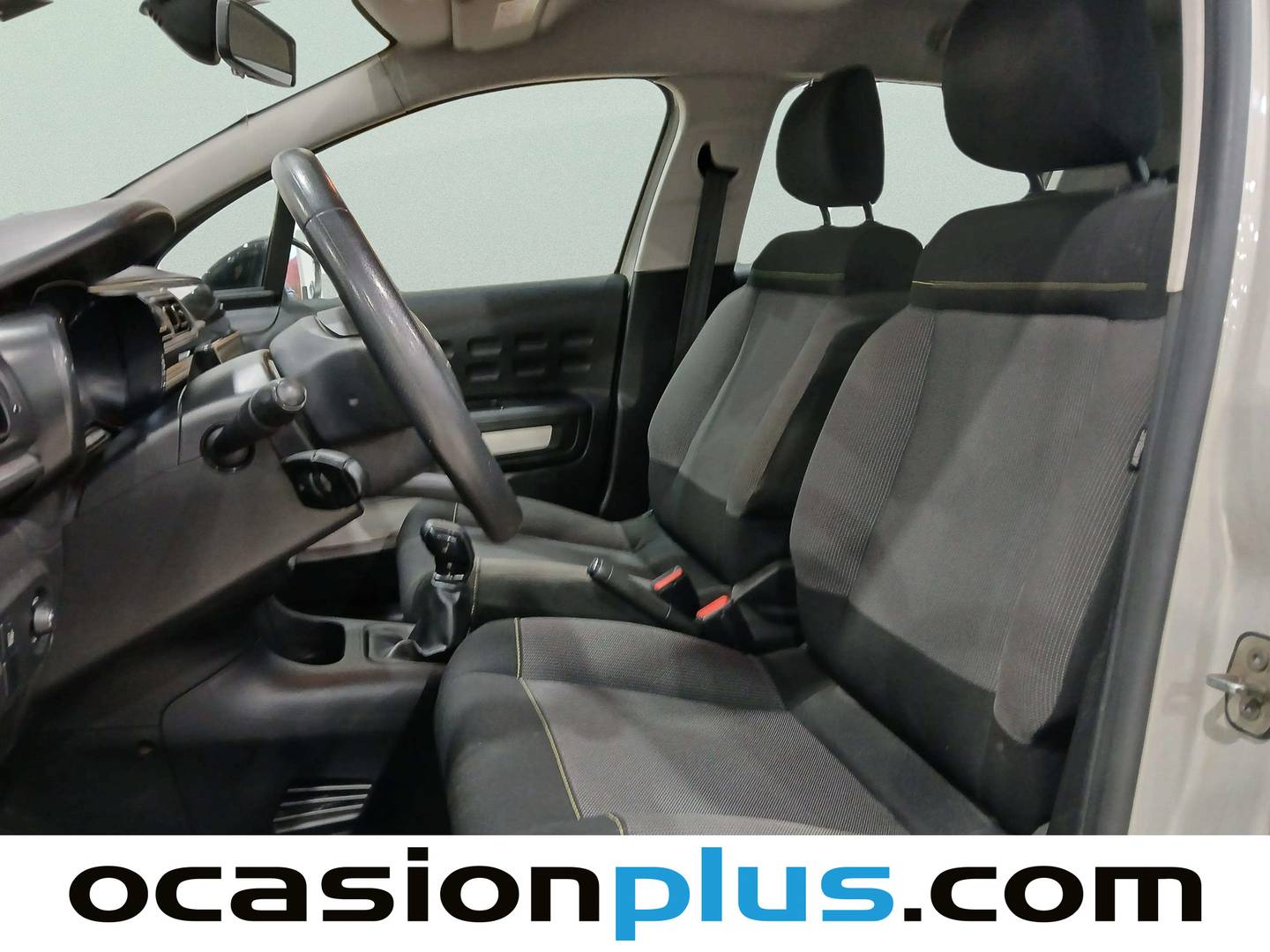 Foto asientos delanteros Citroën C3 Citroen C3 PureTech 82 Feel (82 CV)