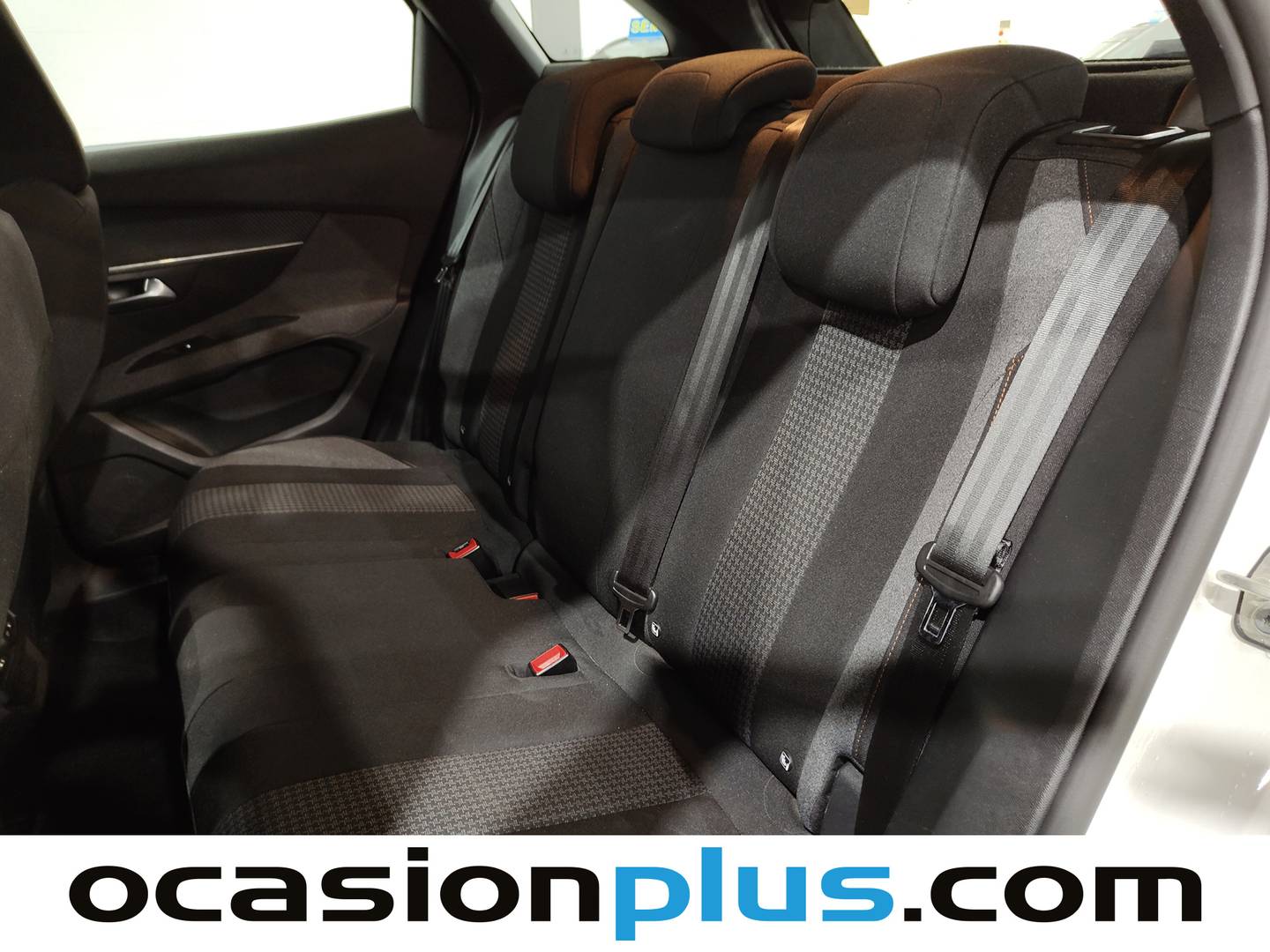 Foto asientos traseros Peugeot 3008 Peugeot 3008 BlueHDi 130 S&S Active Pack EAT8 (130 CV)