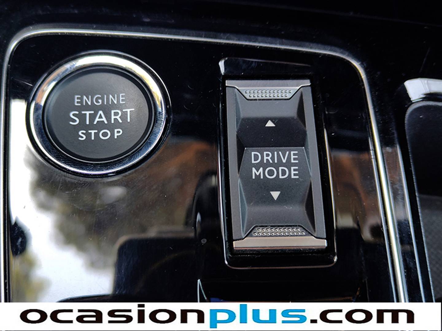 Foto Peugeot 3008 Peugeot 3008 PureTech 130 S&S Allure Pack EAT8 (130 CV)