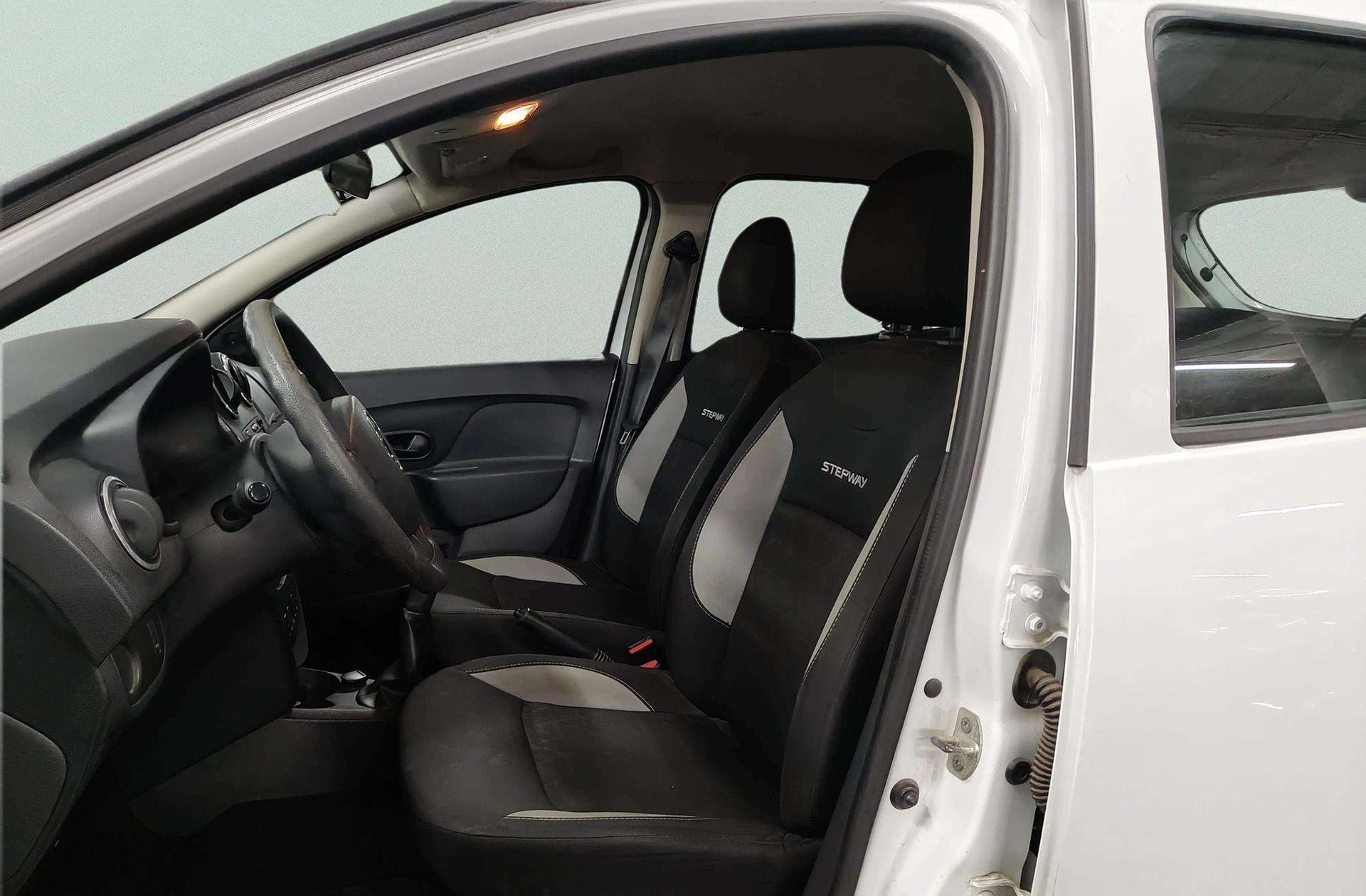 Dacia Sandero Stepway TCe - foto 8