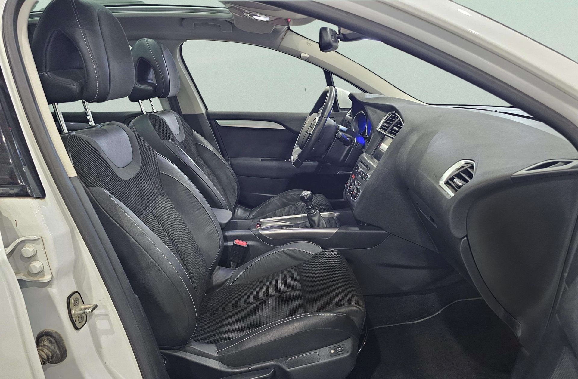 Citroën C4 BlueHDi 120 Shine - foto 20