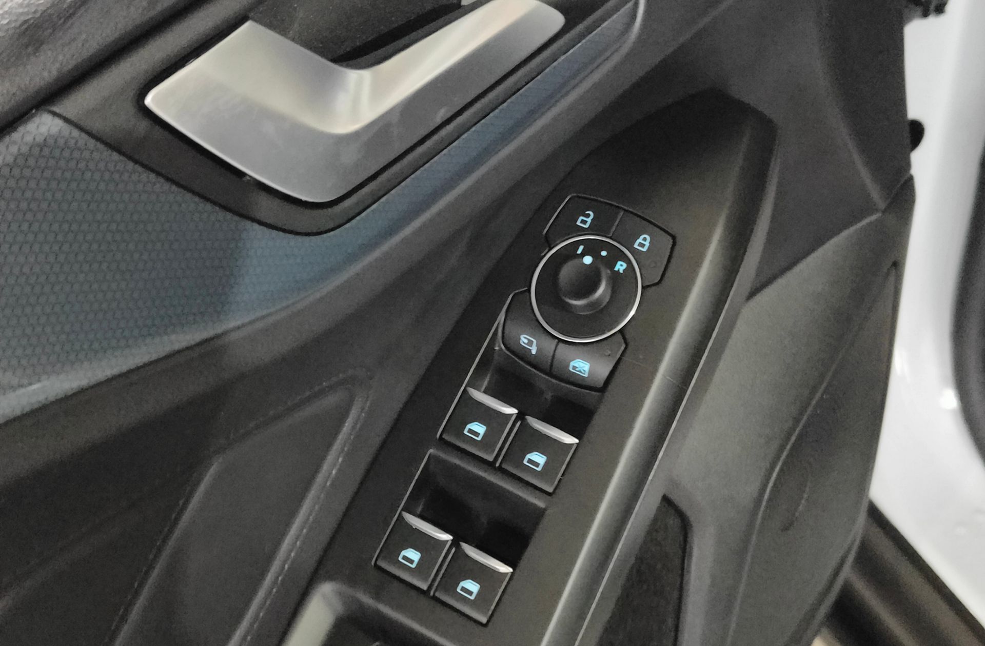 Ford Focus SportBreak 1.0 EcoBoost MHEV Active - foto 21