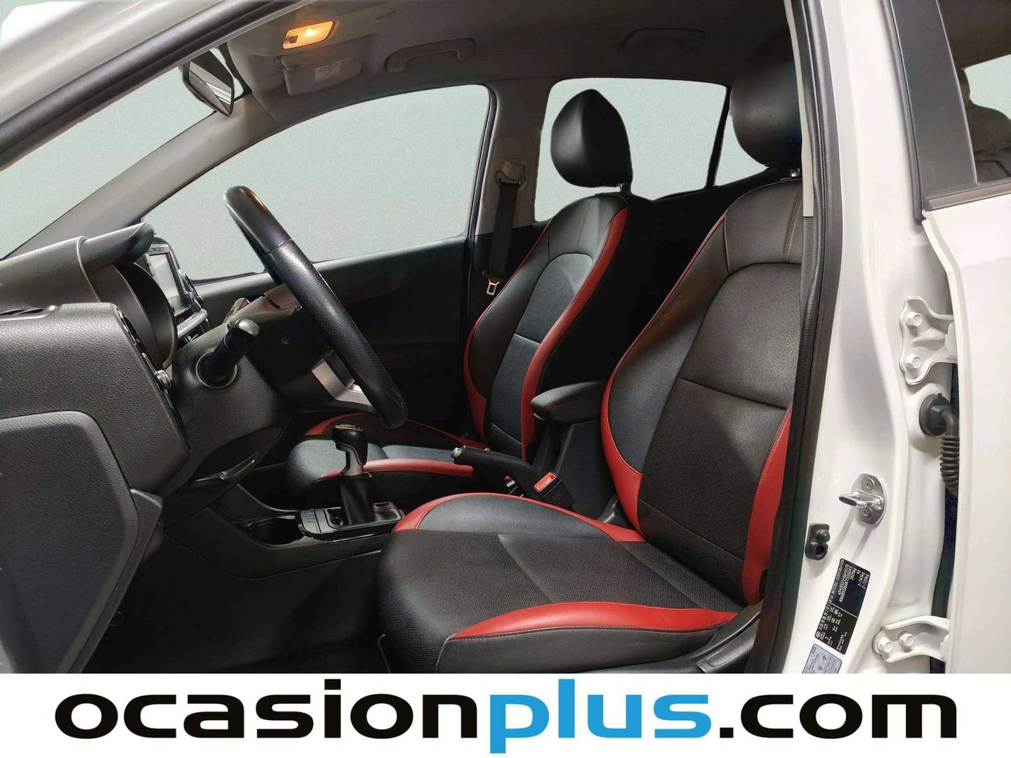 Foto asientos delanteros KIA Picanto KIA Picanto 1.0 T-GDi GT Line (100 CV)