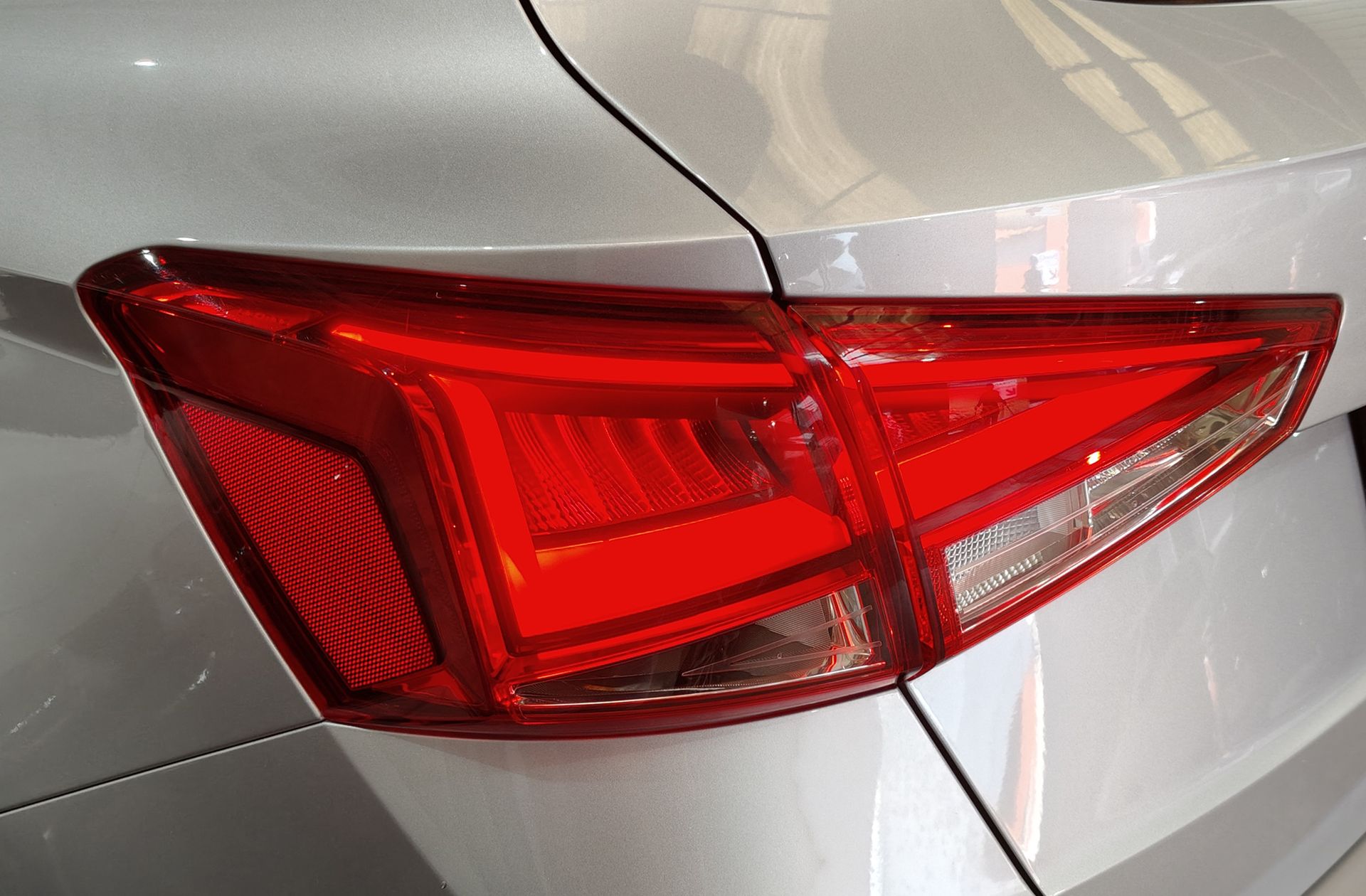 SEAT Arona 1.0 TSI Xcellence - foto 18