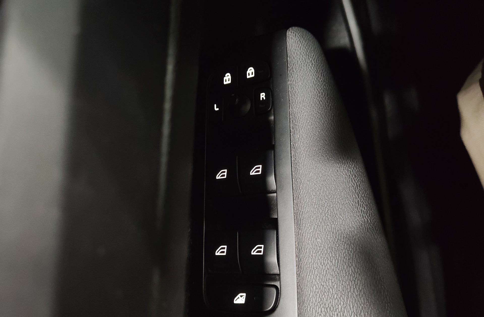 Volvo XC40 T2 Momentum Core - foto 36