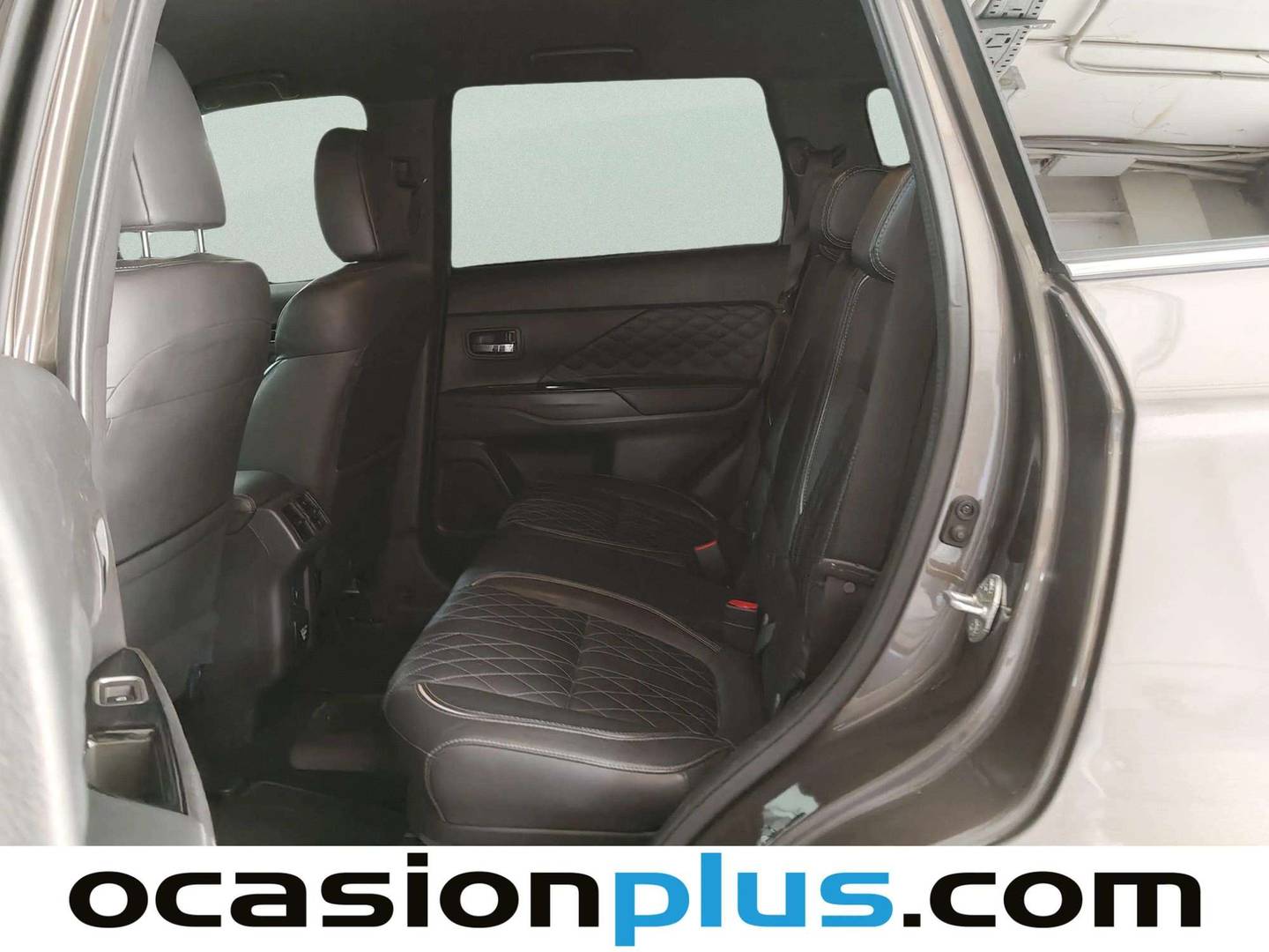 Foto asientos traseros Mitsubishi Outlander Mitsubishi Outlander 2.4 PHEV Kaiteki 4WD Auto (224 CV)