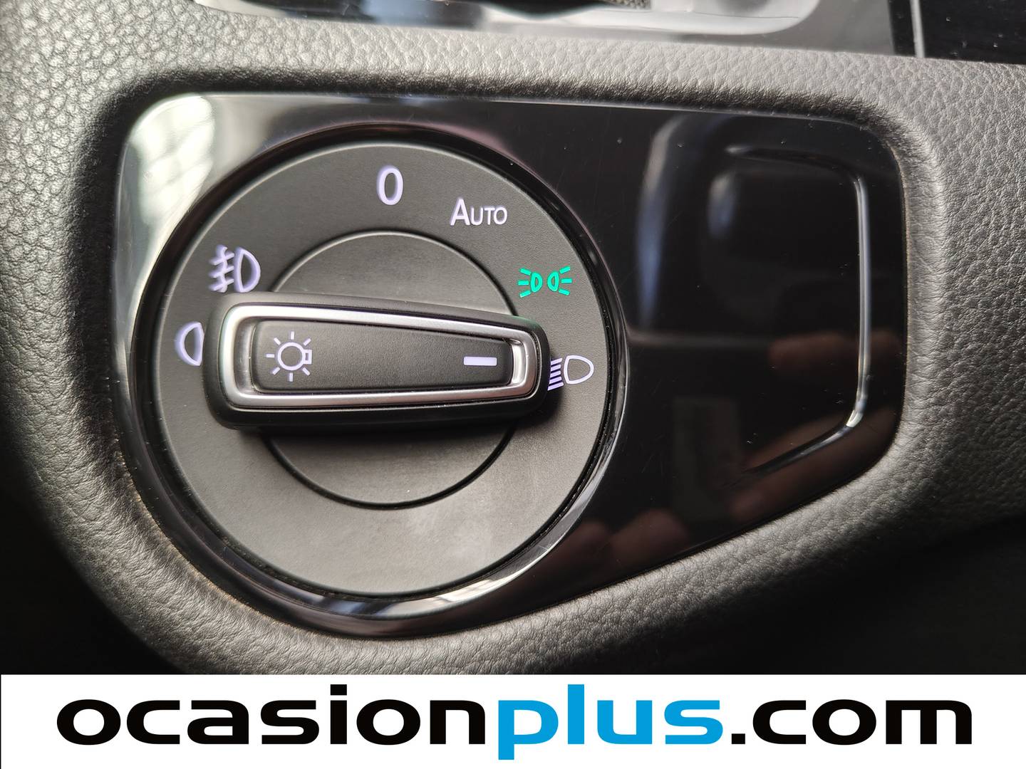 Equipamiento del Volkswagen Golf Volkswagen Golf Sport 1.4 TSI ACT Tech BMT (150 CV) DSG Pack R-Line