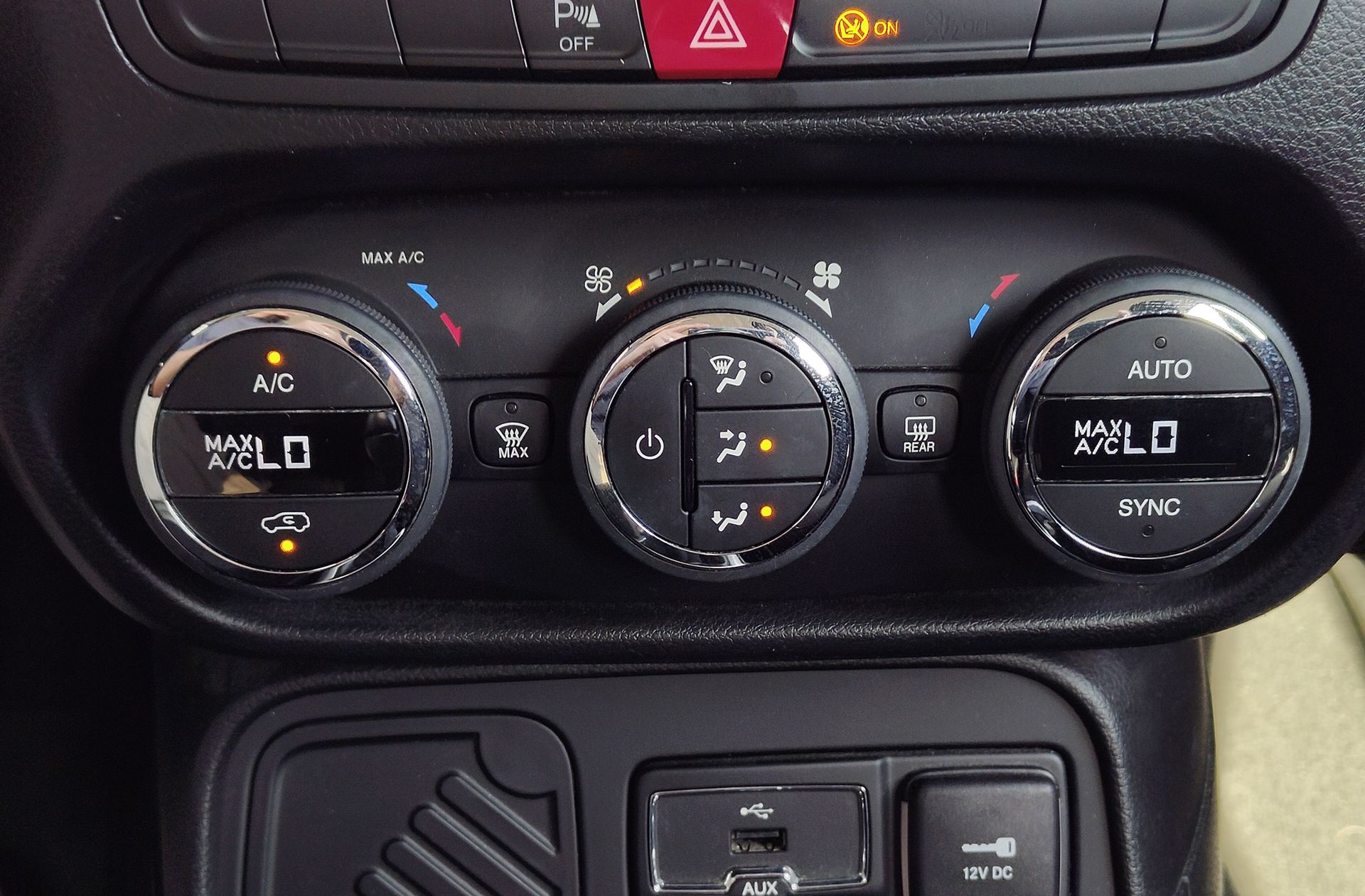 Jeep Renegade 1.4 MultiAir Longitude 4x2 - foto 29