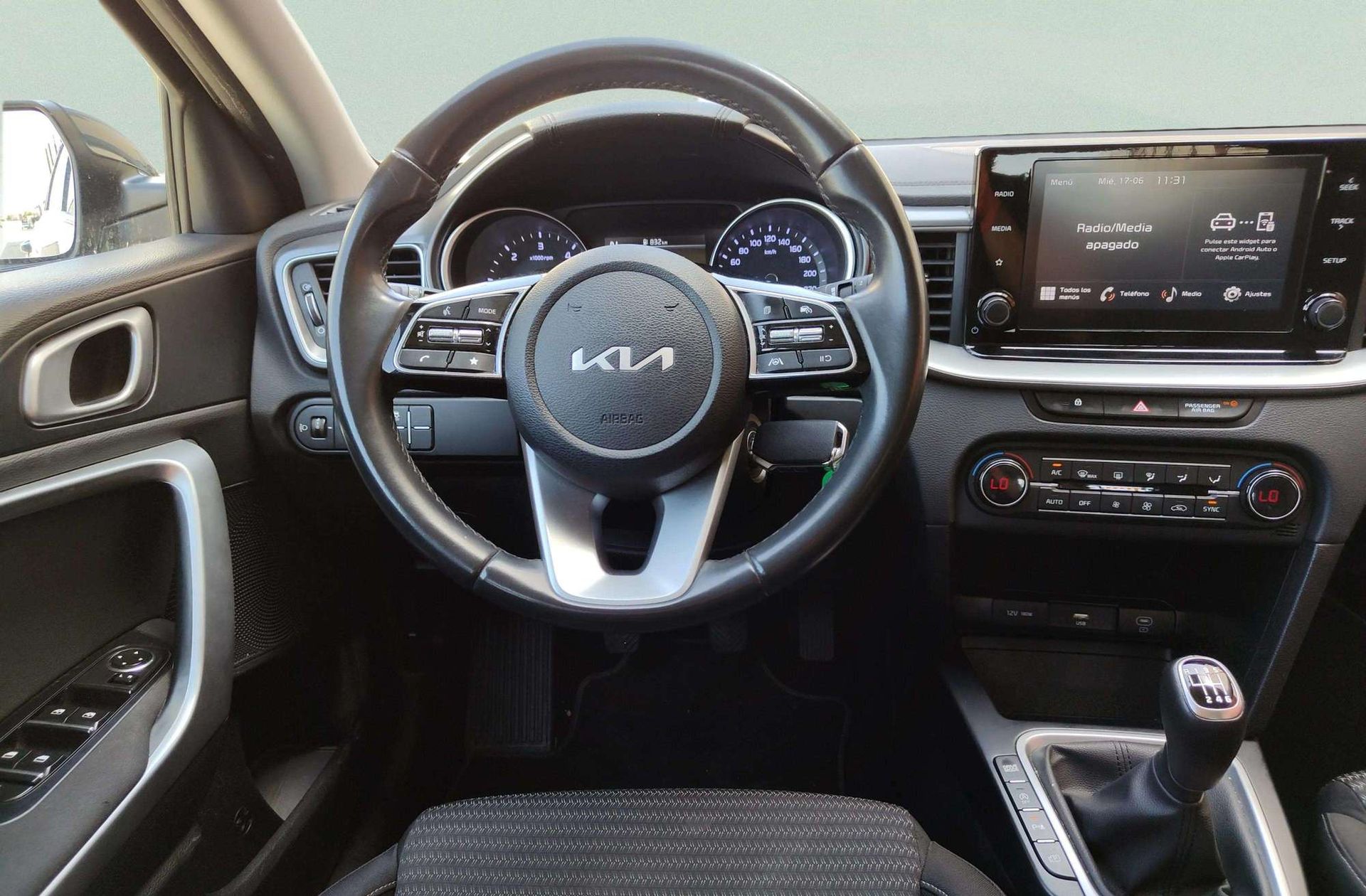 Kia Ceed 1.6 MHEV iMT Drive - foto 25