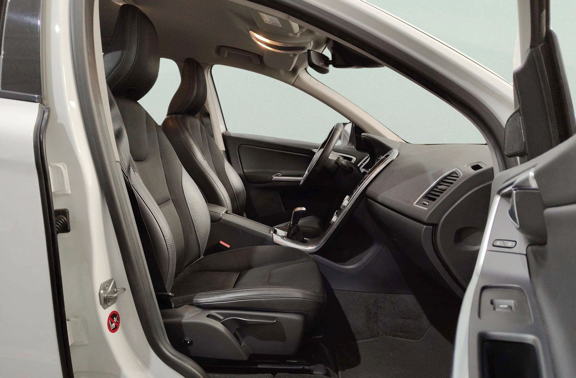Volvo XC60 D4 Momentum - foto 18