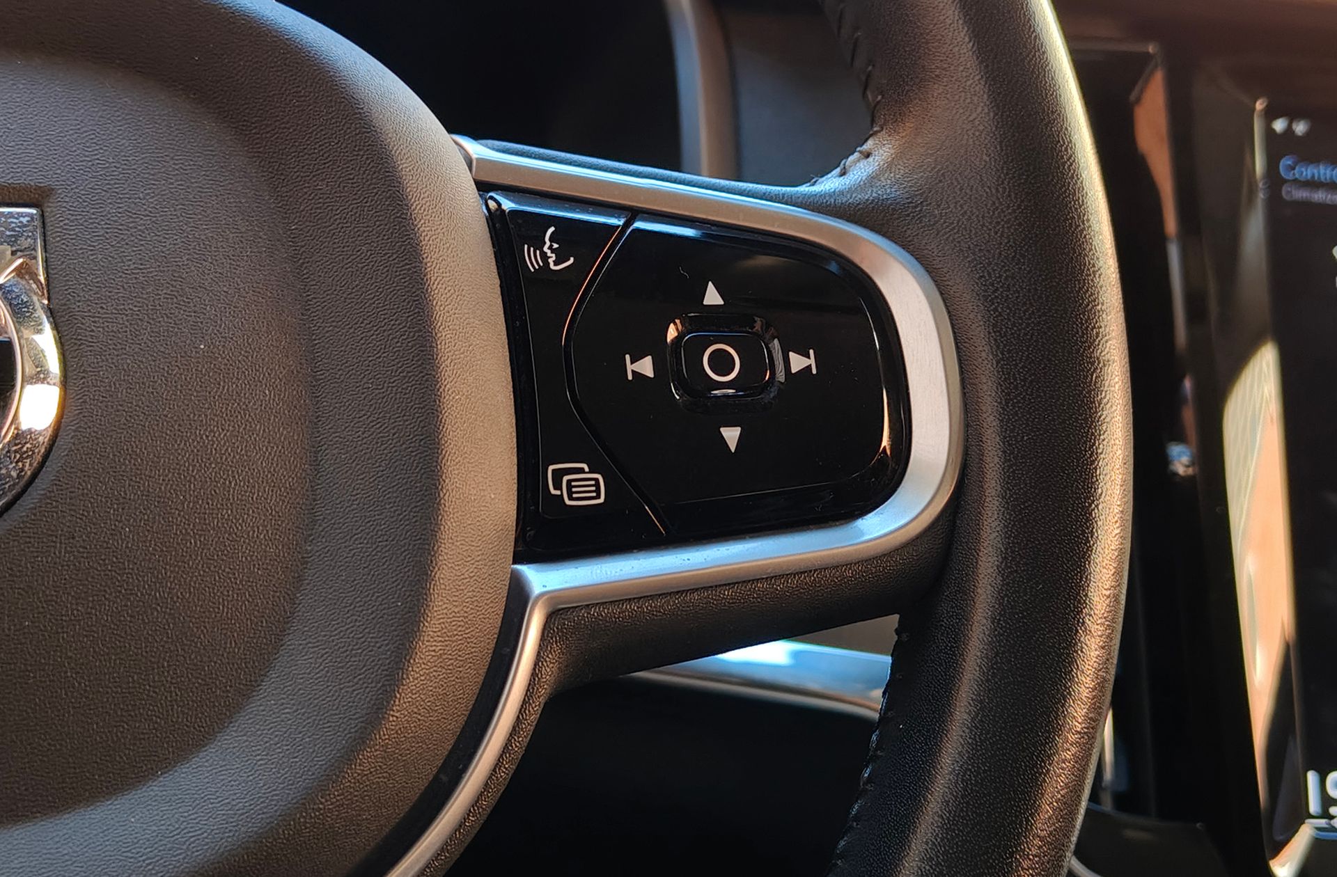 Volvo V90 D4 Momentum - foto 33
