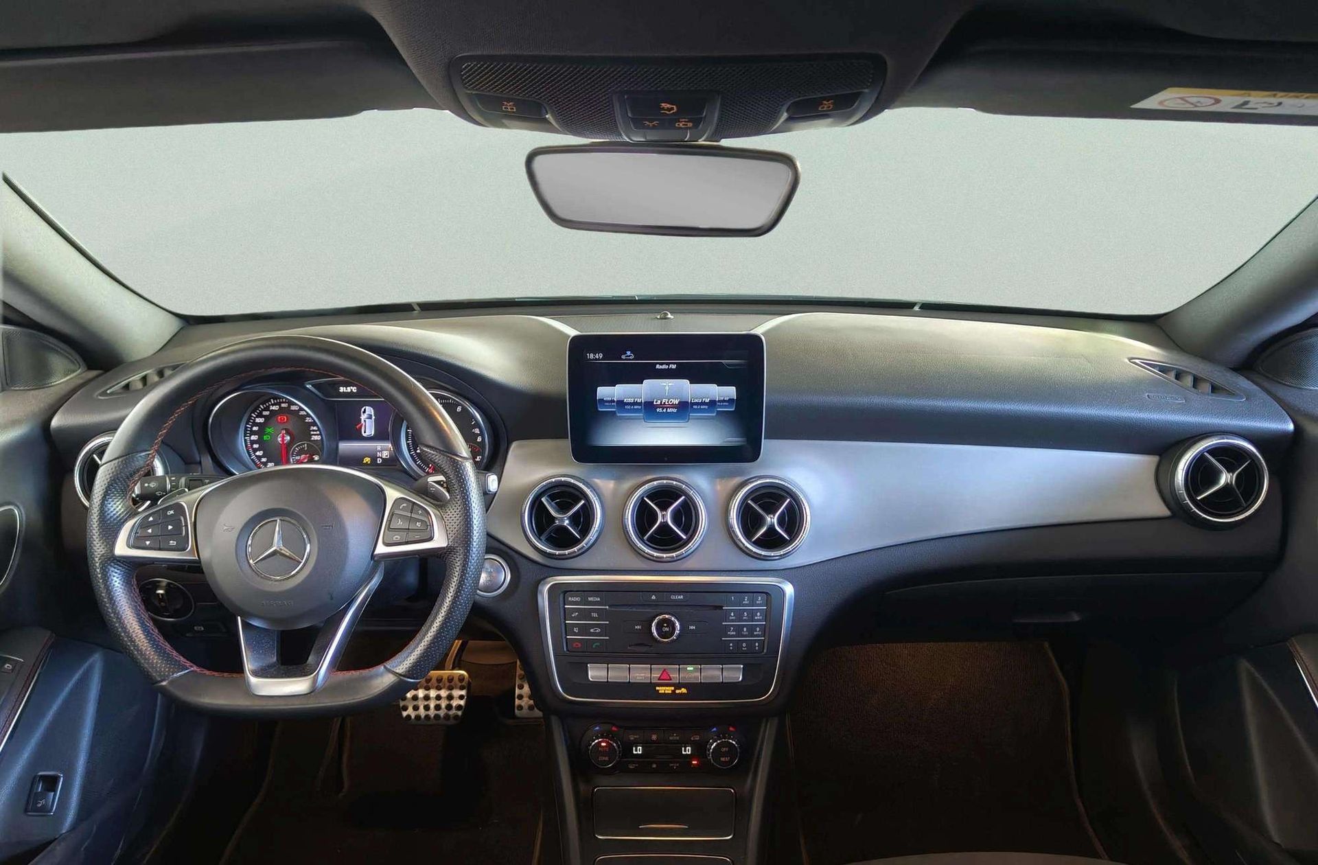 Mercedes-Benz CLA Shooting Brake 200 Pack AMG - foto 6