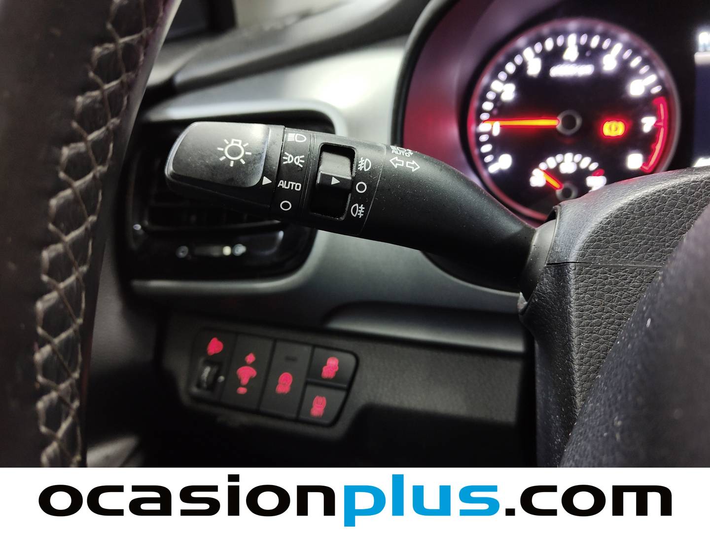 Foto KIA Stonic Kia Stonic 1.0 T-GDi MHEV Drive iMT(120 CV)