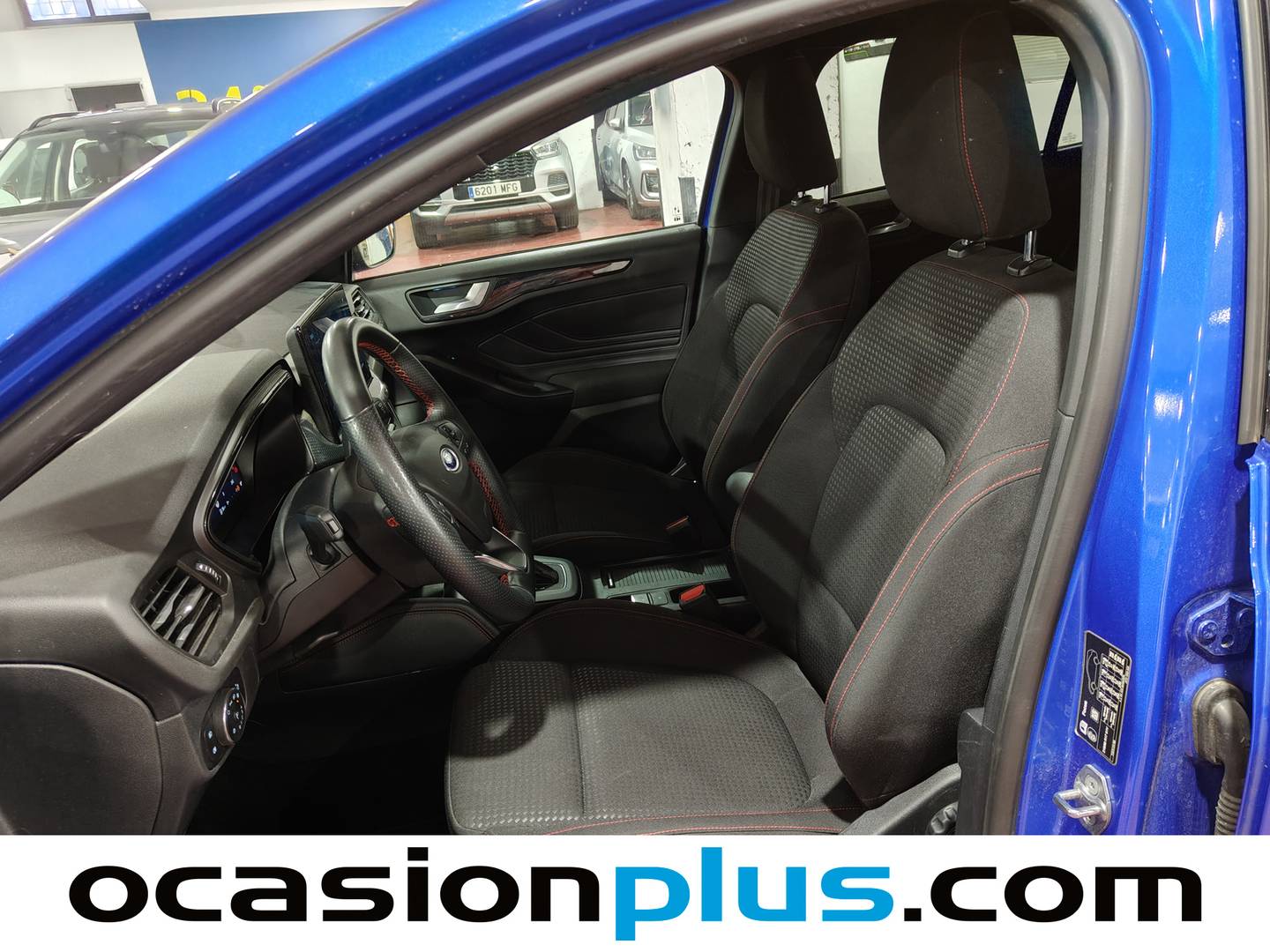Foto asientos delanteros Ford Focus Ford Focus 1.0 Ecoboost MHEV ST-Line Auto (155 CV)