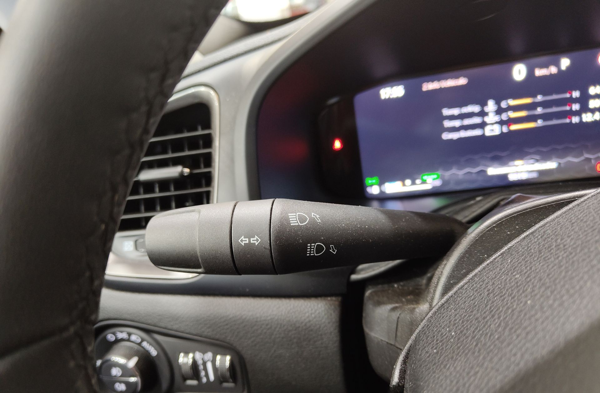 Jeep Renegade eHybrid 1.5 Limited ATX - foto 23