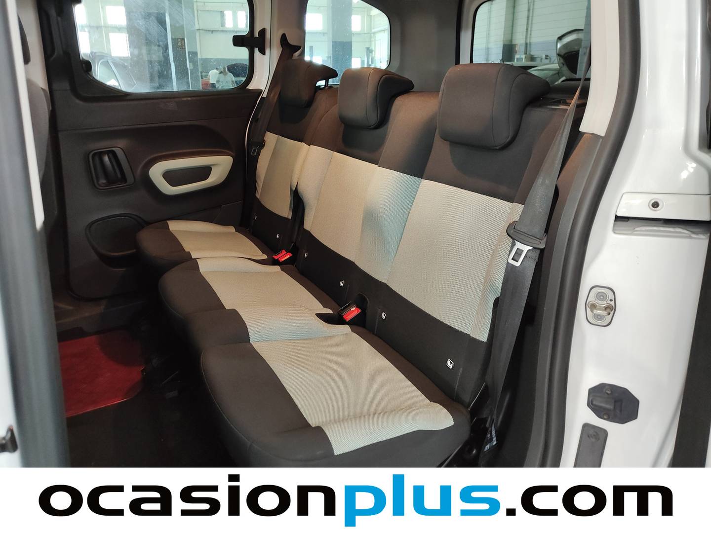 Foto asientos traseros Citroën Berlingo Citroën Berlingo Combi BlueHDi 100 S&S Talla M 100 Años (102 CV)