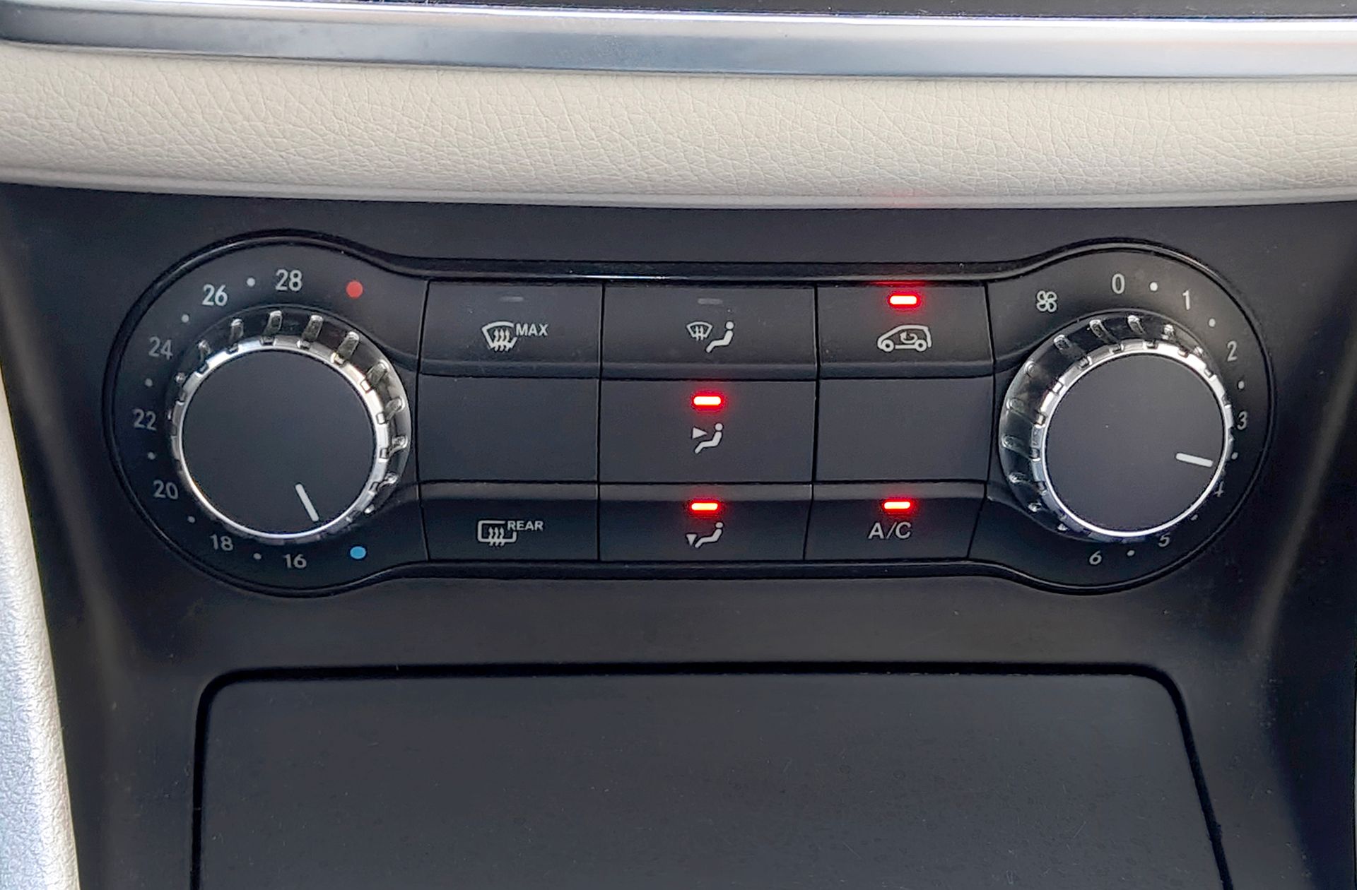 Mercedes-Benz CLA 200 - foto 25