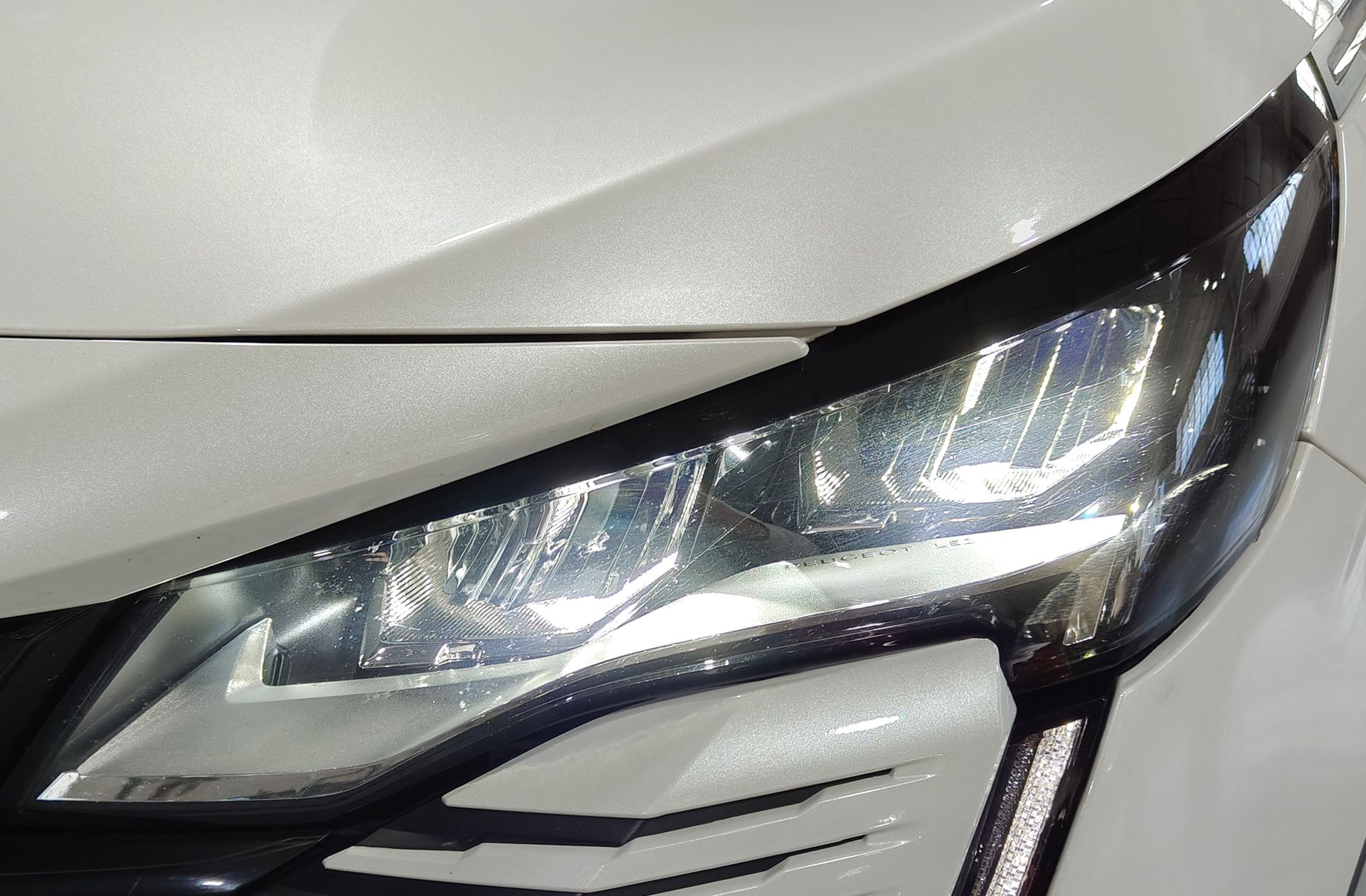 Peugeot 3008 300 Allure Pack e-EAT8 - foto 15