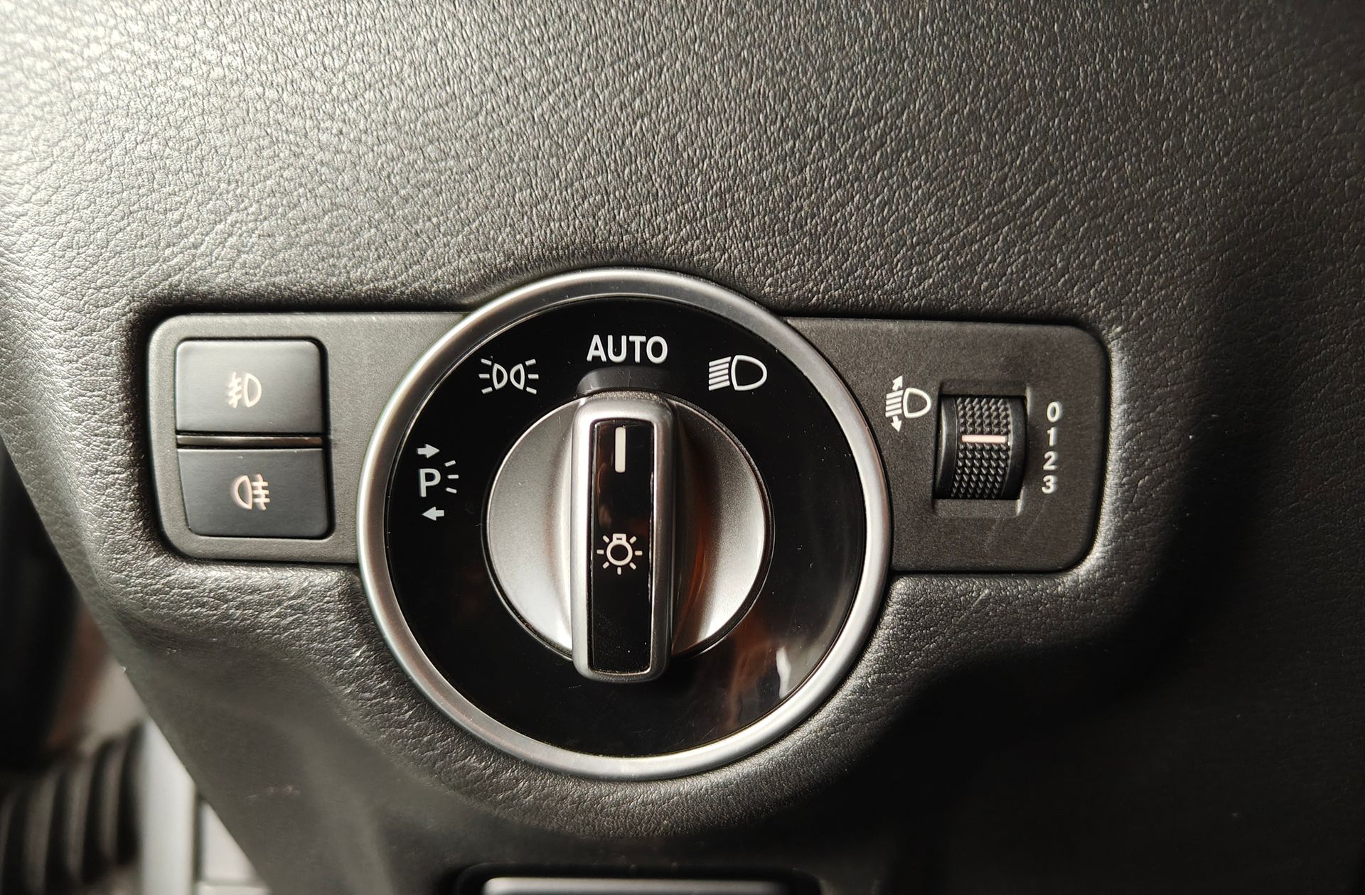 Infiniti Q30 1.6T Premium - foto 10
