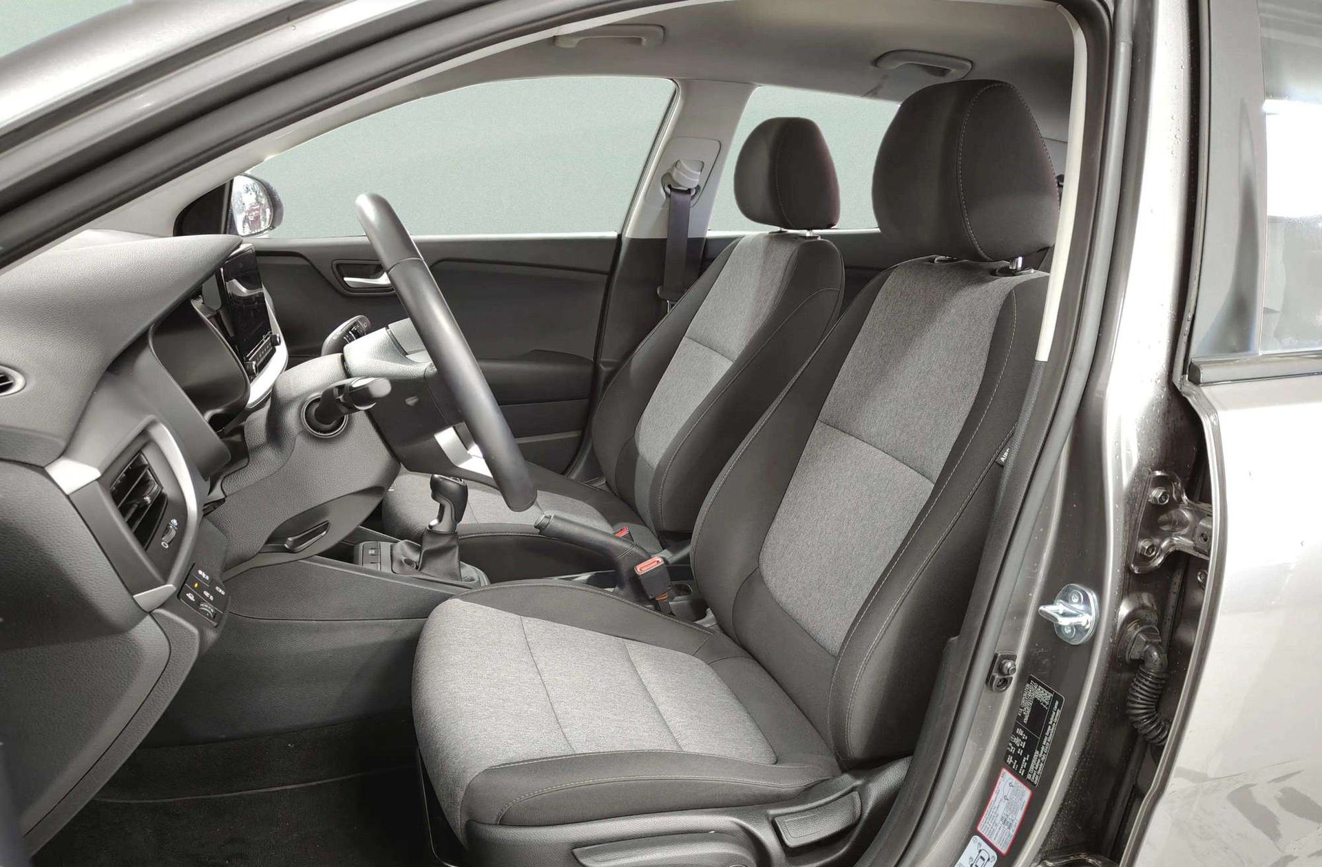 Kia Stonic 1.0 T-GDi MHEV Concept - foto 12