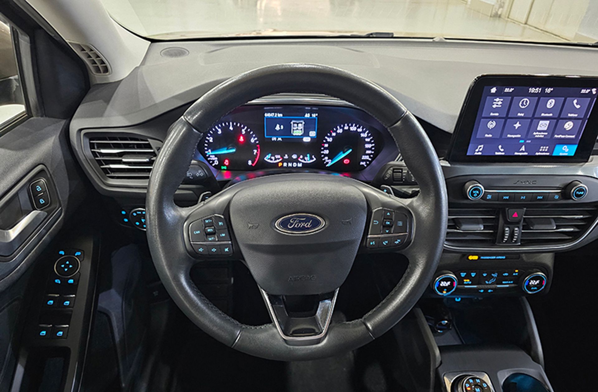 Ford Focus 1.0 EcoBoost Active - foto 19