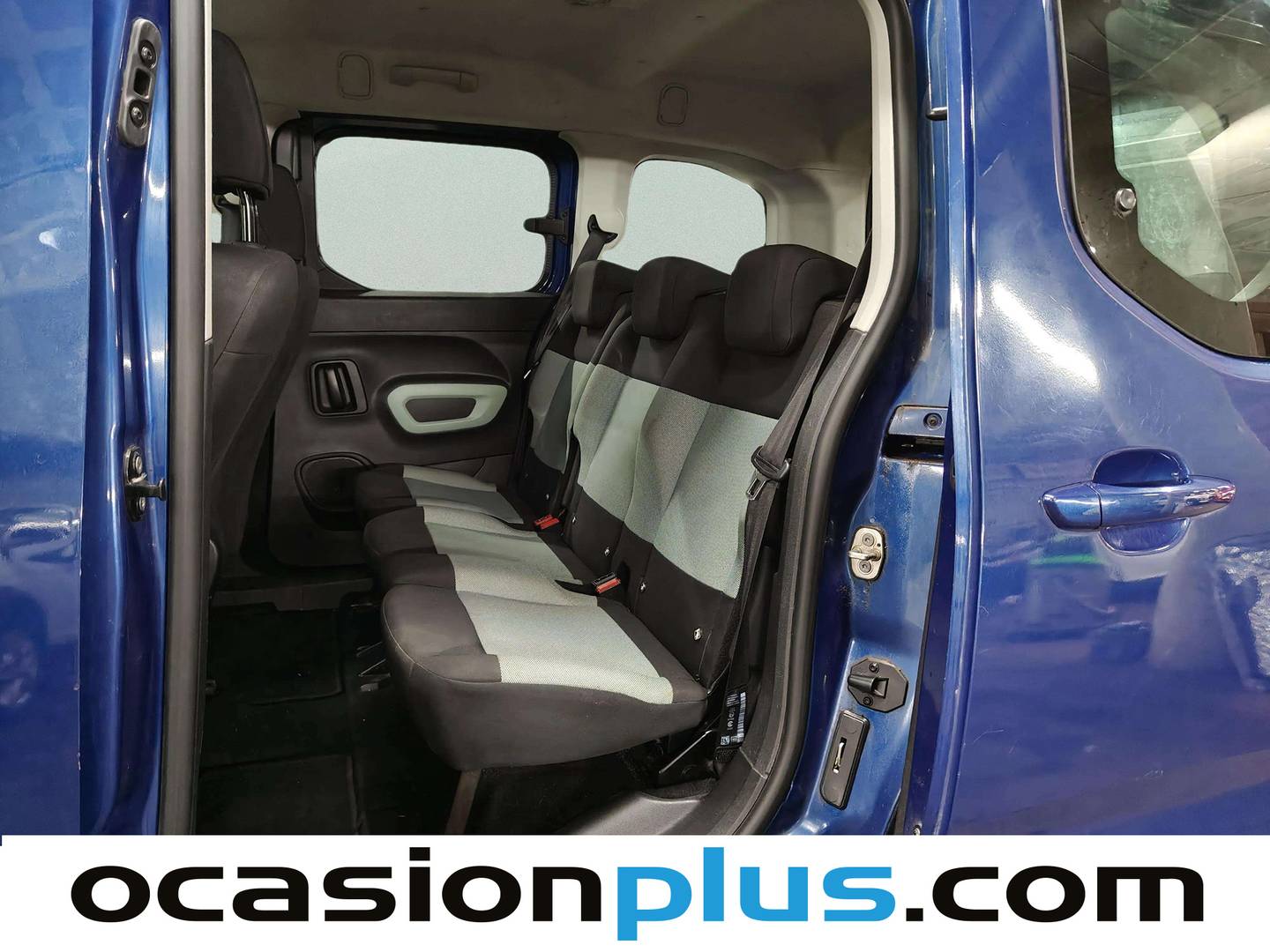 Foto asientos traseros Citroën Berlingo Citroën Berlingo Combi PureTech 110 S&S Talla M Feel (110 CV) Semi-camperizada