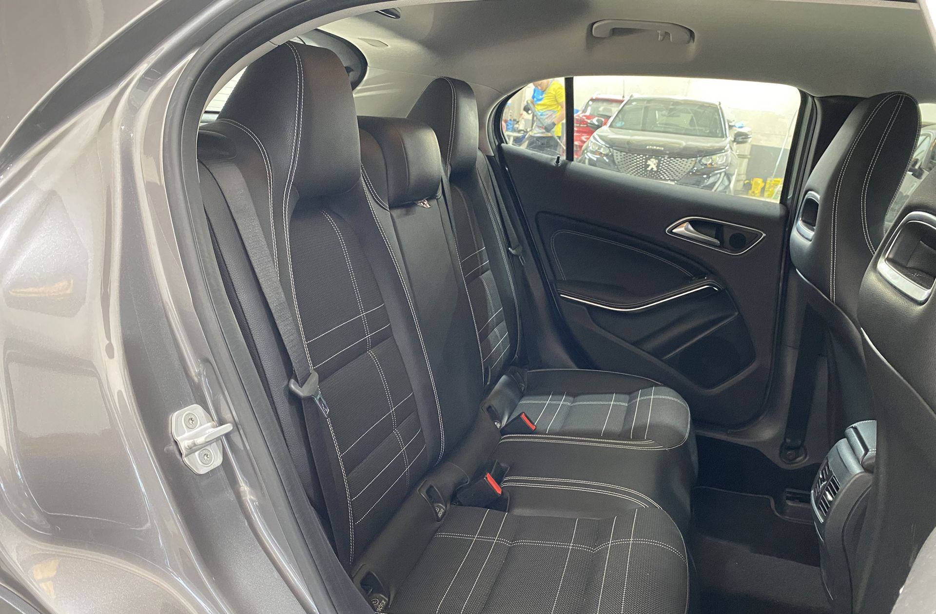 Mercedes-Benz GLA 200 d Urban - foto 16