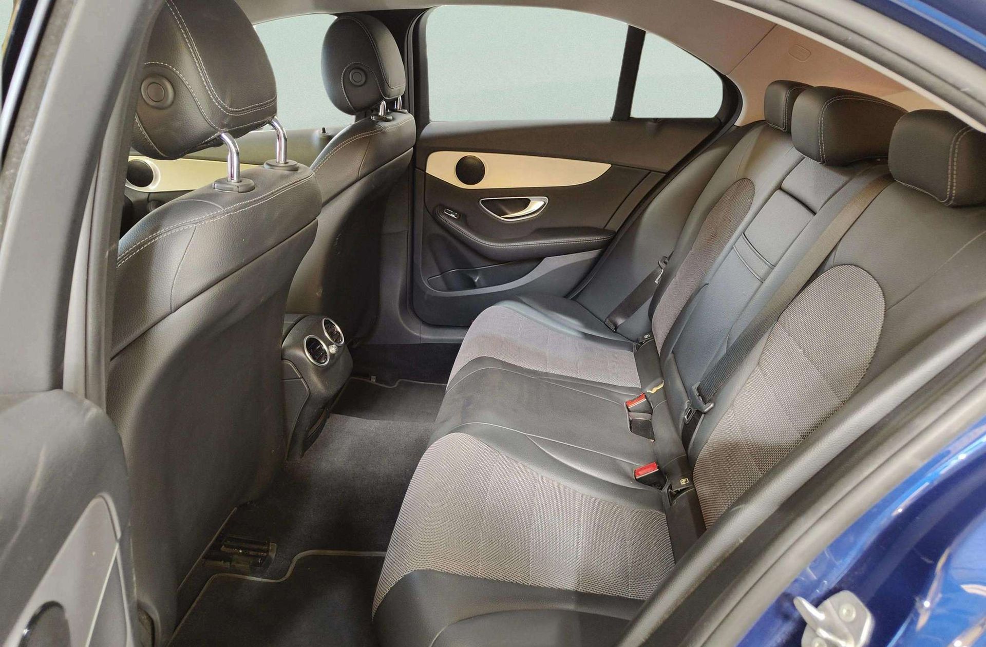 Mercedes-Benz Clase C 220 d Pack AMG - foto 12
