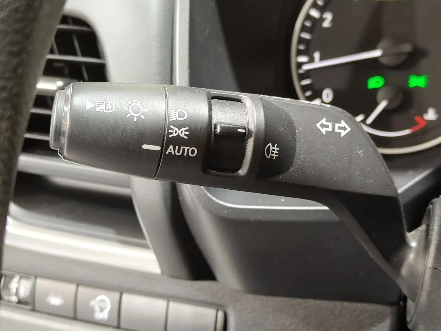 Foto Nissan QASHQAI Nissan Qashqai DIG-T 140 mHEV Visia (140 CV)