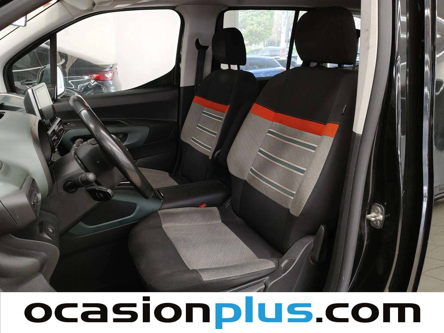 Foto asientos delanteros Citroën Berlingo Citroen Berlingo BlueHDi 130 S&S Talla M Shine (130 CV)