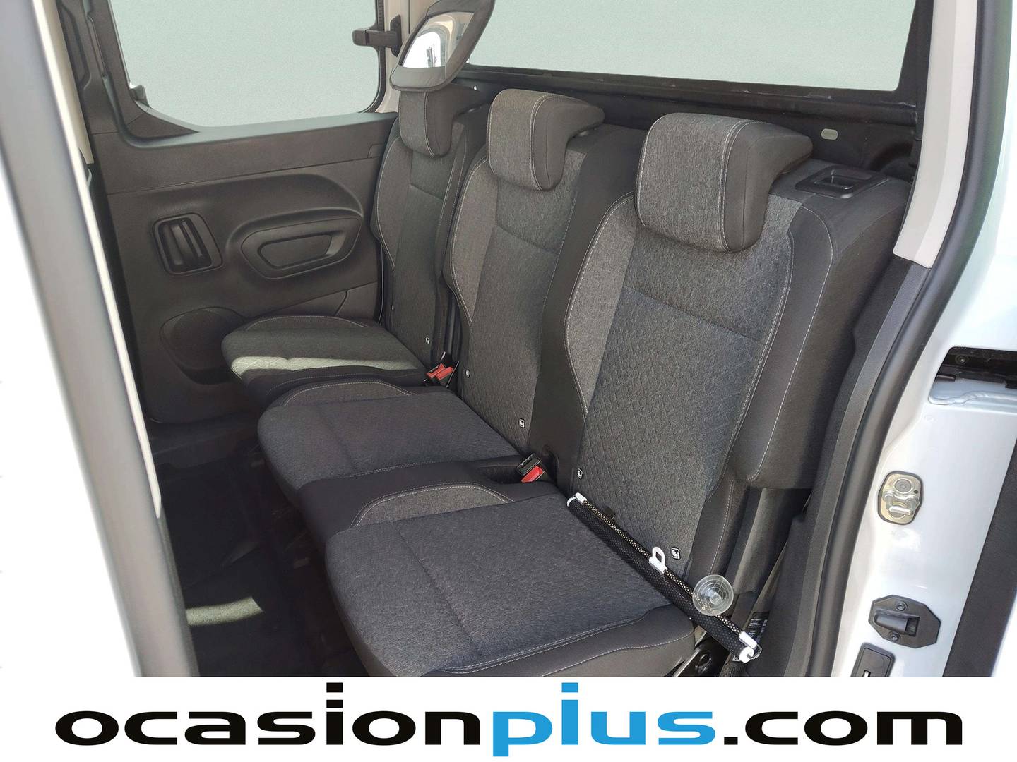 Foto asientos traseros Opel Combo Opel Combo 1.5 Td S&S (100 CV)