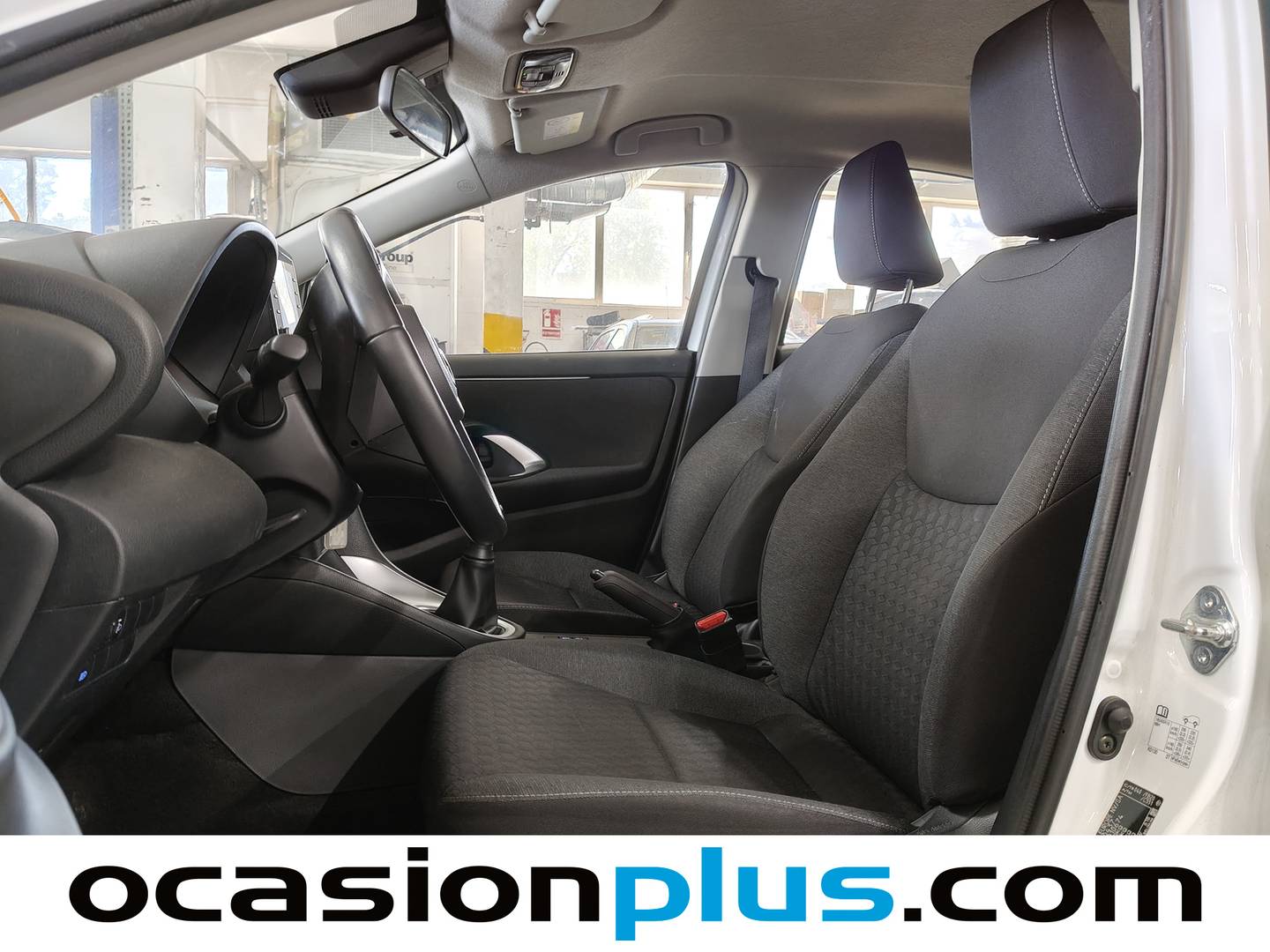 Foto asientos delanteros Toyota Yaris Toyota Yaris 1.0 70 Business (69 CV)