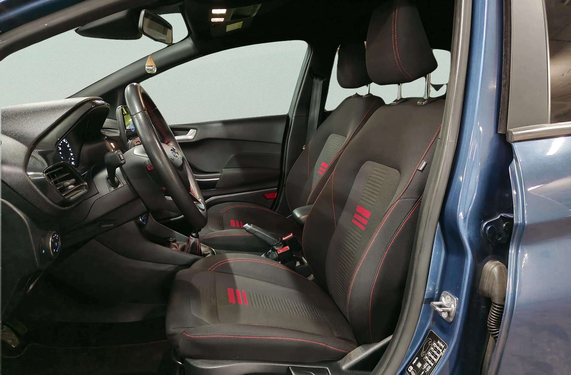 Ford Fiesta 1.0 EcoBoost MHEV ST-Line - foto 11