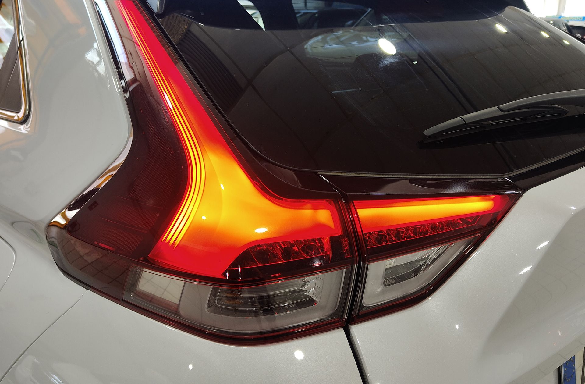 Mitsubishi Eclipse Cross 2.4 PHEV Kaiteki 4WD - foto 18