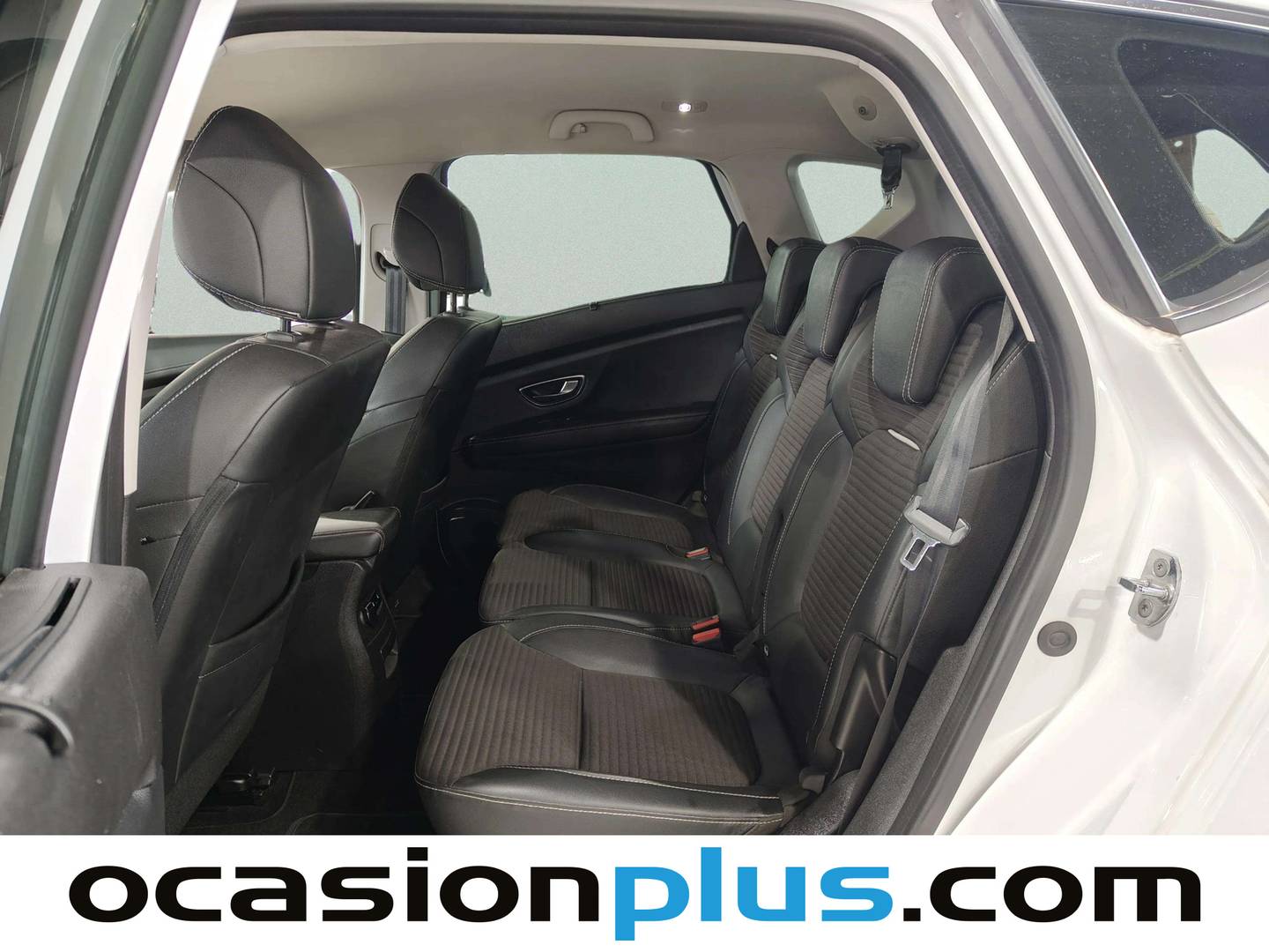 Foto asientos traseros Renault Scénic Renault Scenic Zen TCe (140 CV) GPF EDC