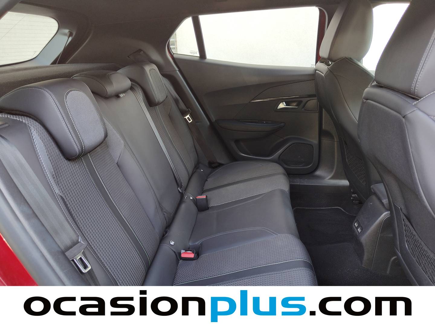 Foto Peugeot 2008 Peugeot 2008 BlueHDi 130 S&S GT EAT8 (130 CV)