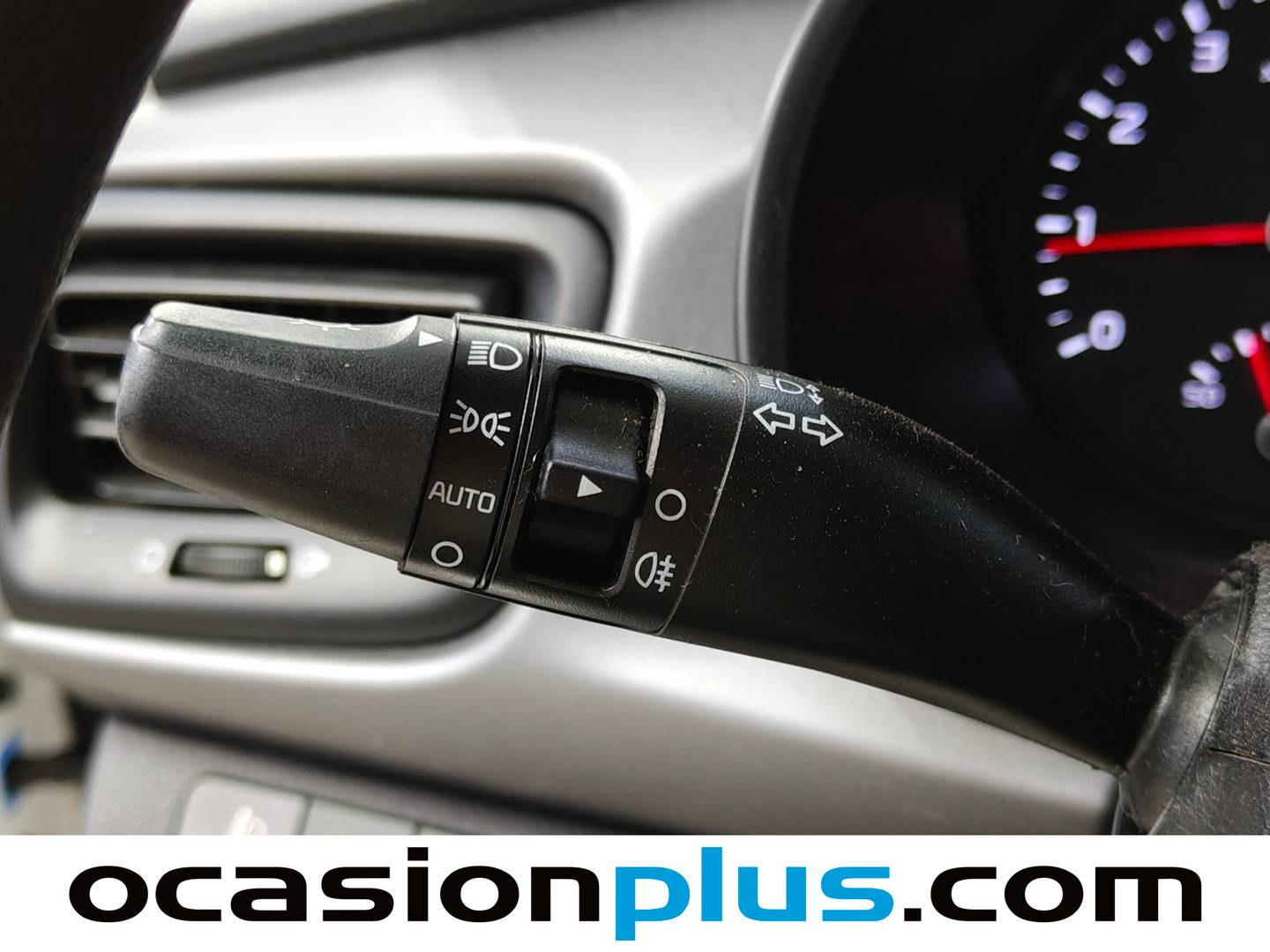 Extras y acabados del KIA Rio KIA Rio 1.2 CVVT Tech (84 CV)