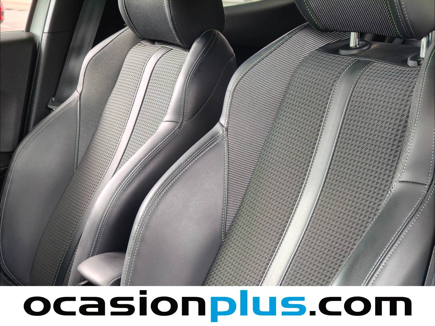 Extras y acabados del Peugeot 2008 Peugeot 2008 PureTech 130 S&S GT (130 CV)