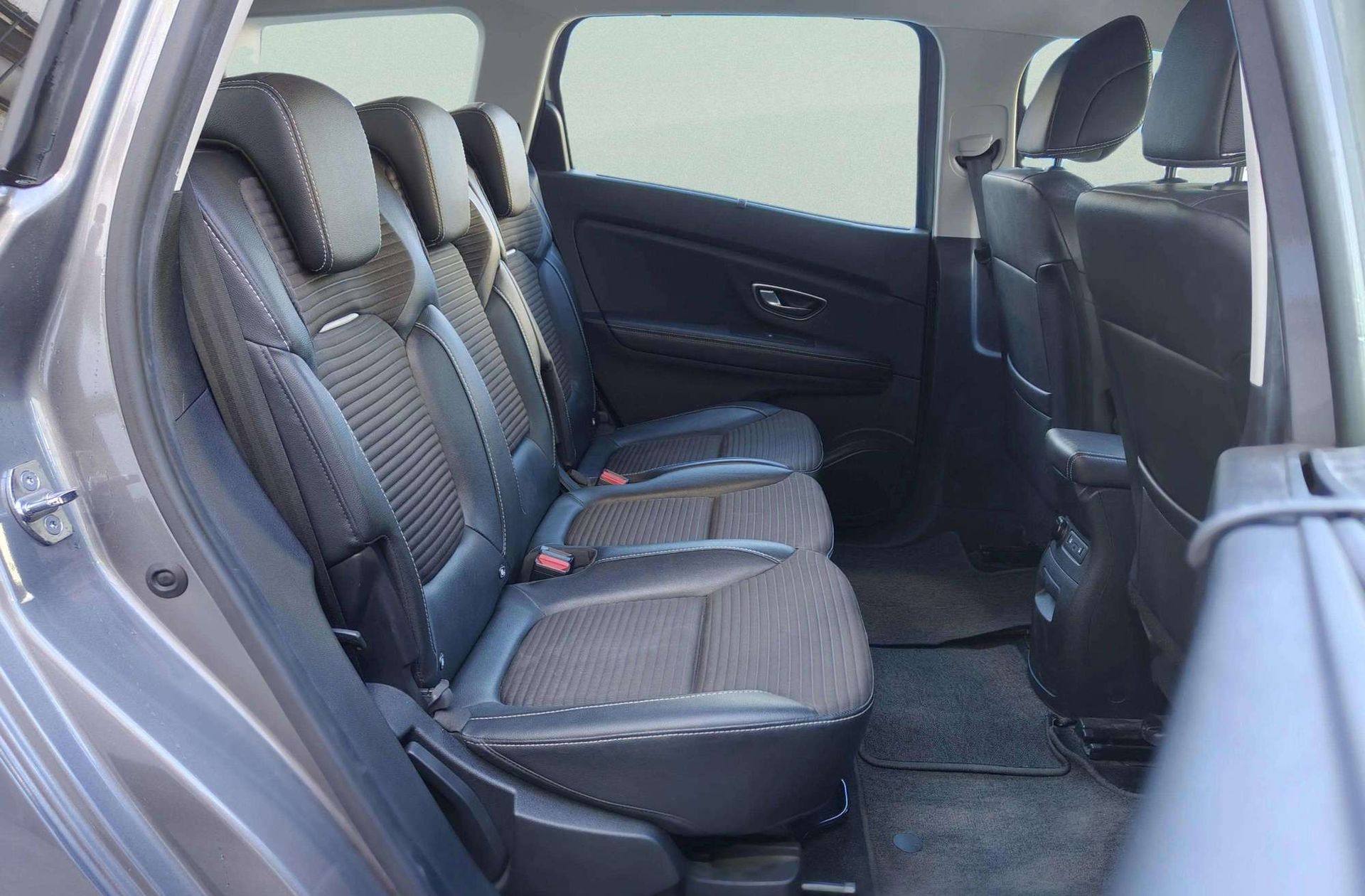 Renault Grand Scénic Zen TCe GPF 7 plazas - foto 24