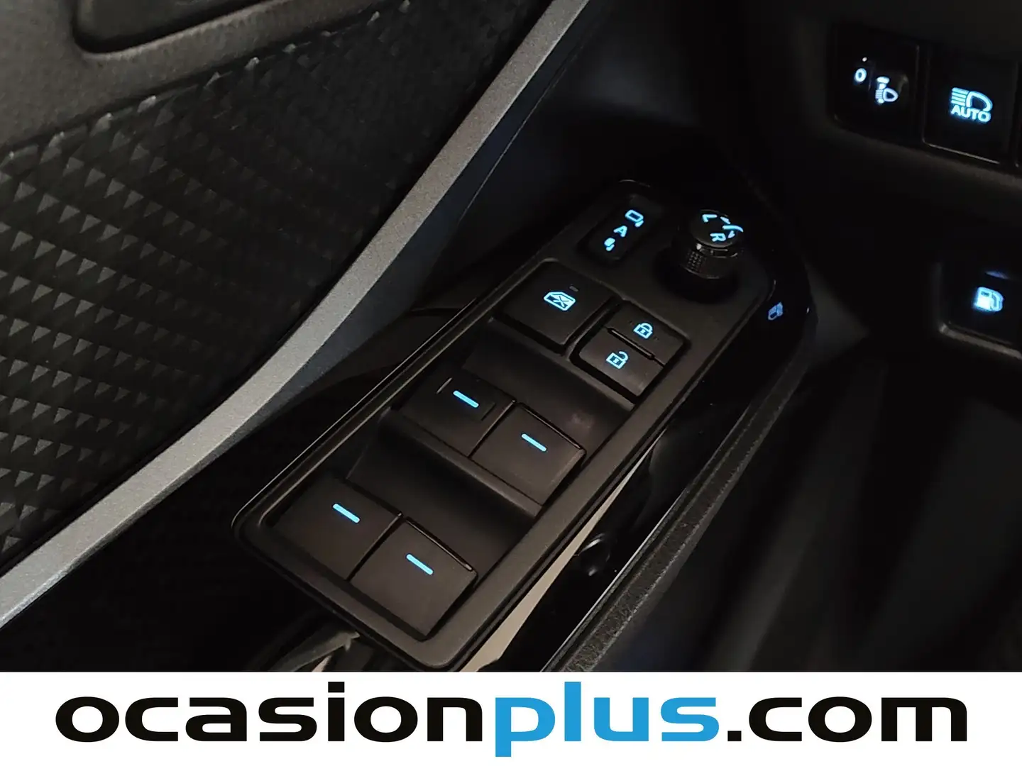 Foto Toyota C-HR Toyota C-HR 1.8 125H Advance (122 CV)