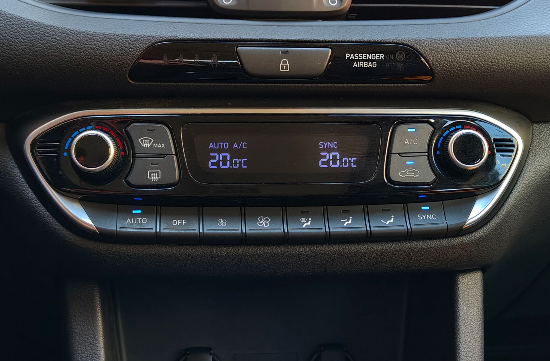 Hyundai i30 1.5 DPI Klass SLX - foto 28