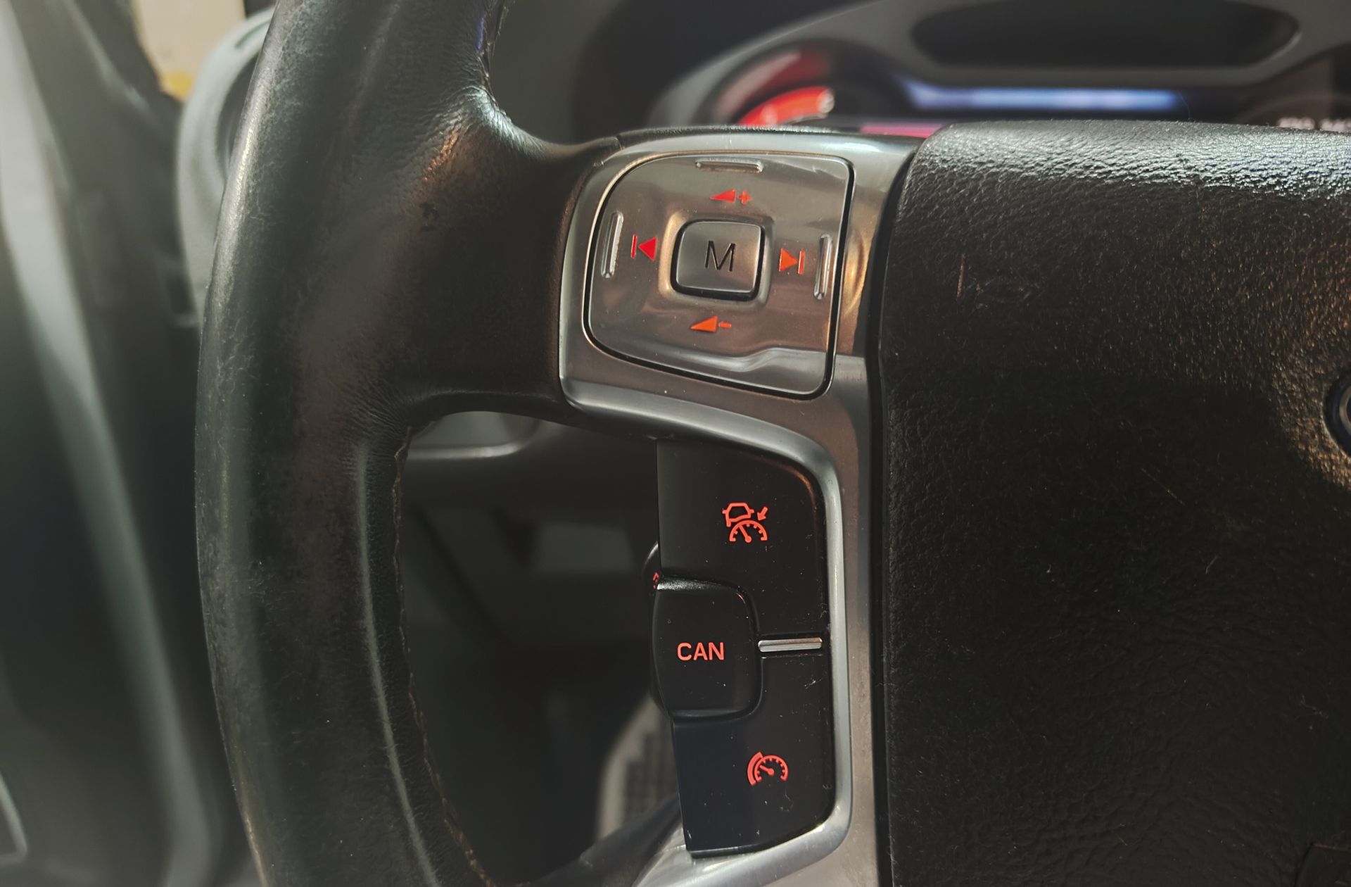Ford Mondeo 2.0 TDCi Titanium PowerShift - foto 23