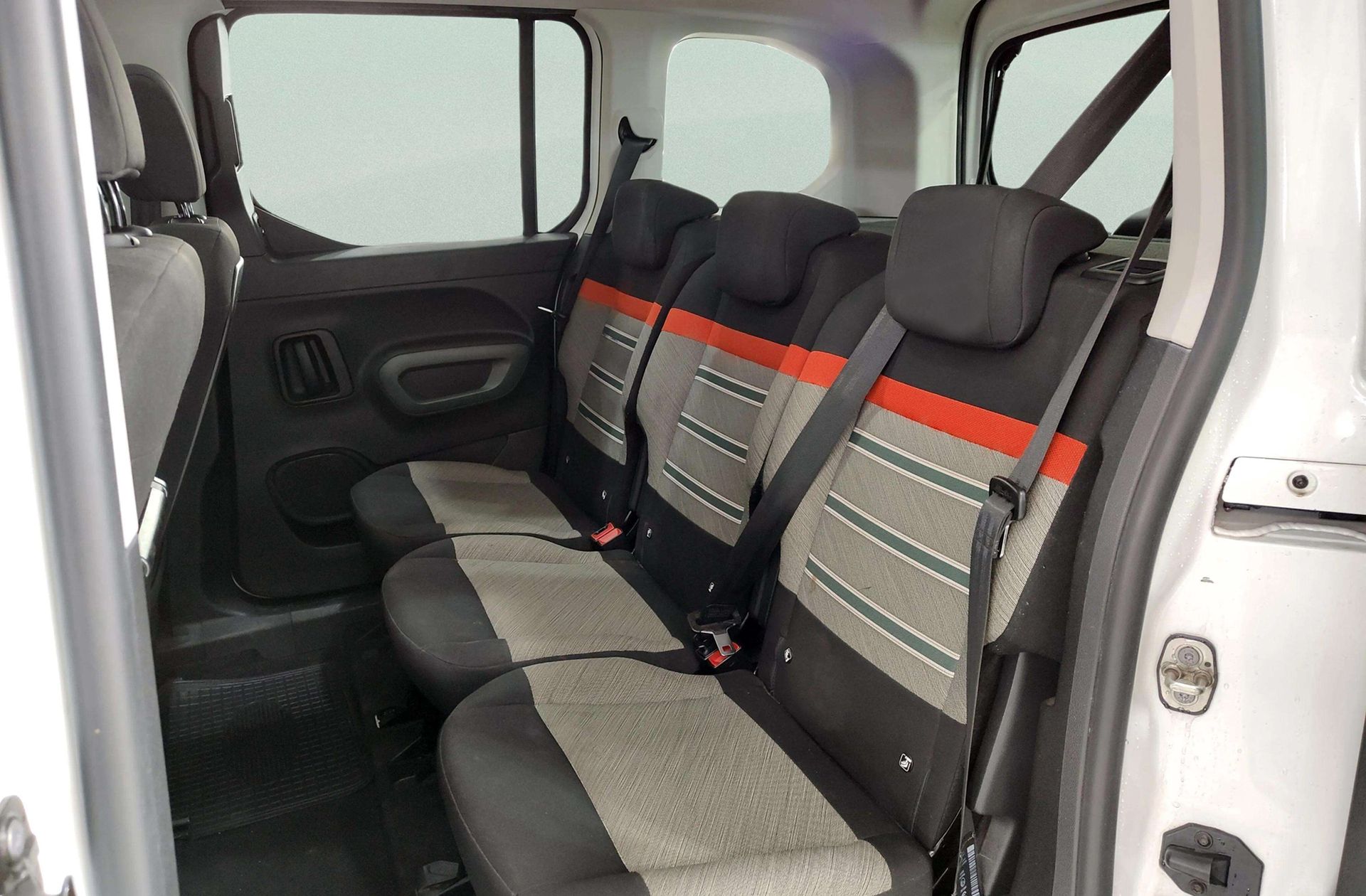 Citroën Berlingo BlueHDi 100 Talla M Shine - foto 13